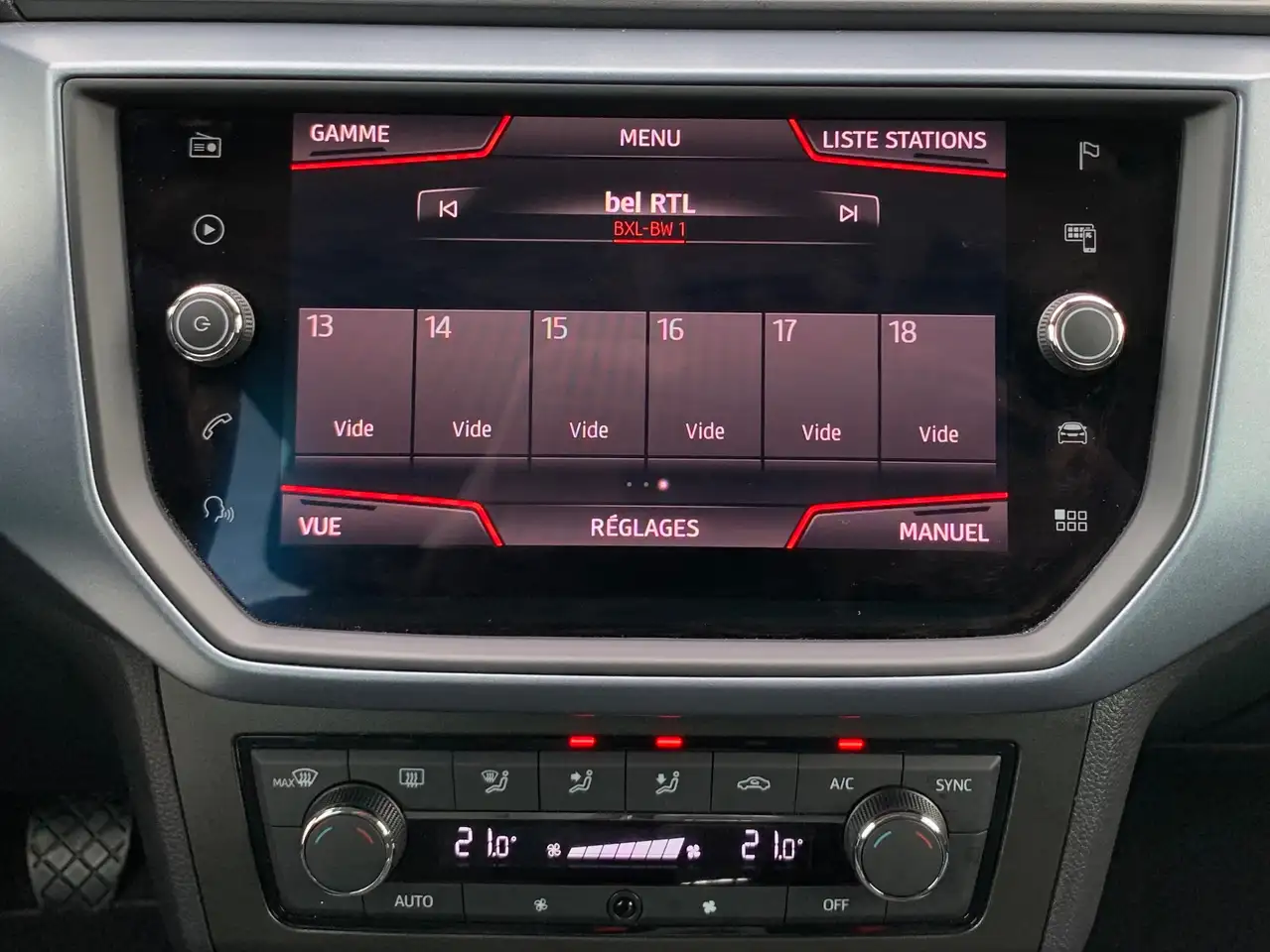 SEAT Arona 1.0 TGI Move 90CV / Essence + CNG / Alcantara / Grand Gps /, миниатюра 25