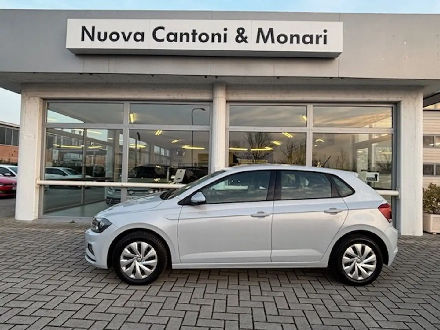 Volkswagen Polo Polo VI 2017 5p 1.0 evo Comfortline 80cv Blanc - 1