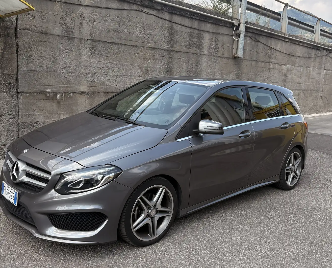 Mercedes-Benz B 200 d (cdi) Premium - 1