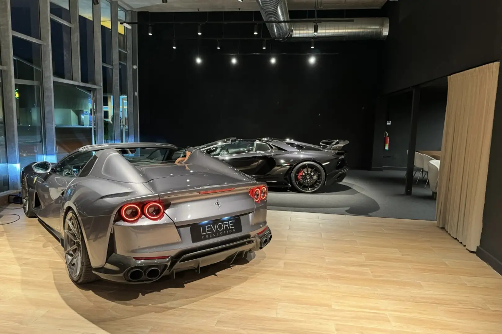 Aston Martin DBX 707 Grijs - 2