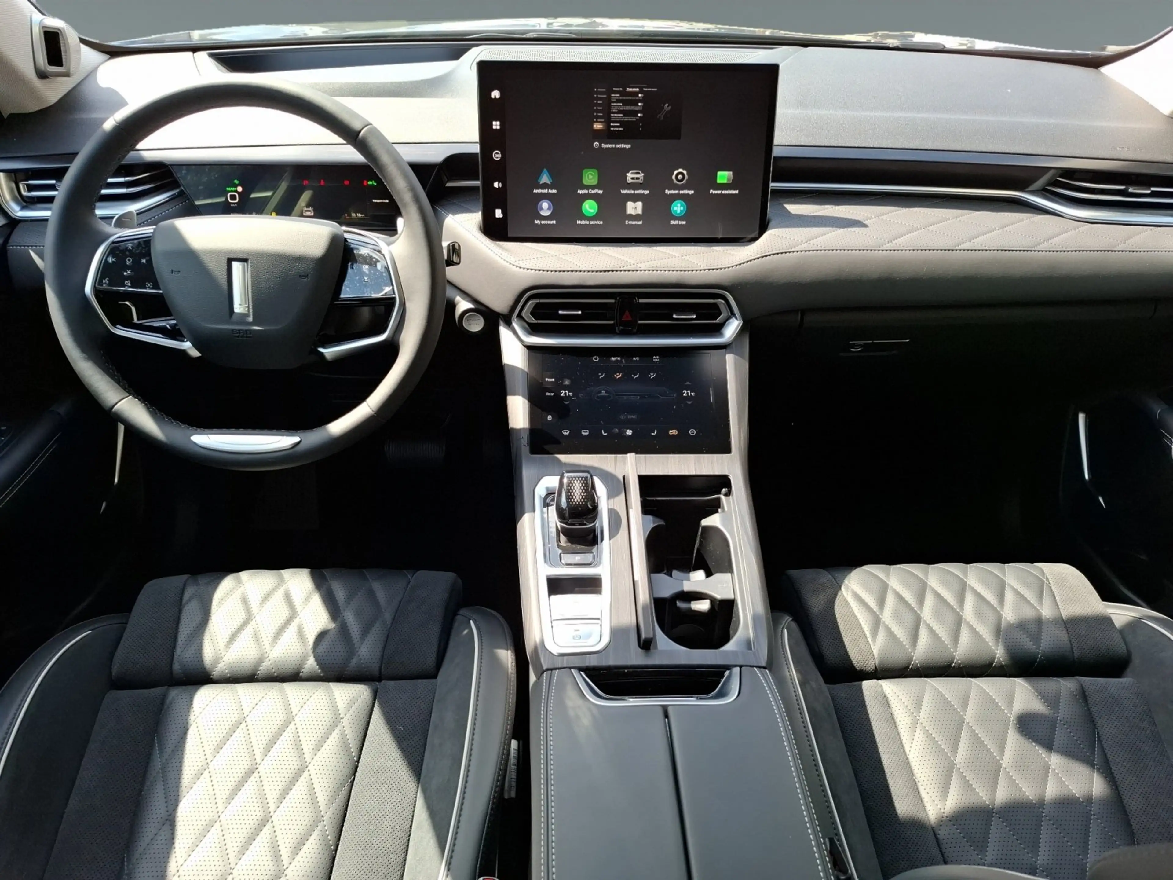 GWM WEY 03 AWD Luxury mit Panoramadach, Winterpaket, GJR — photo 11