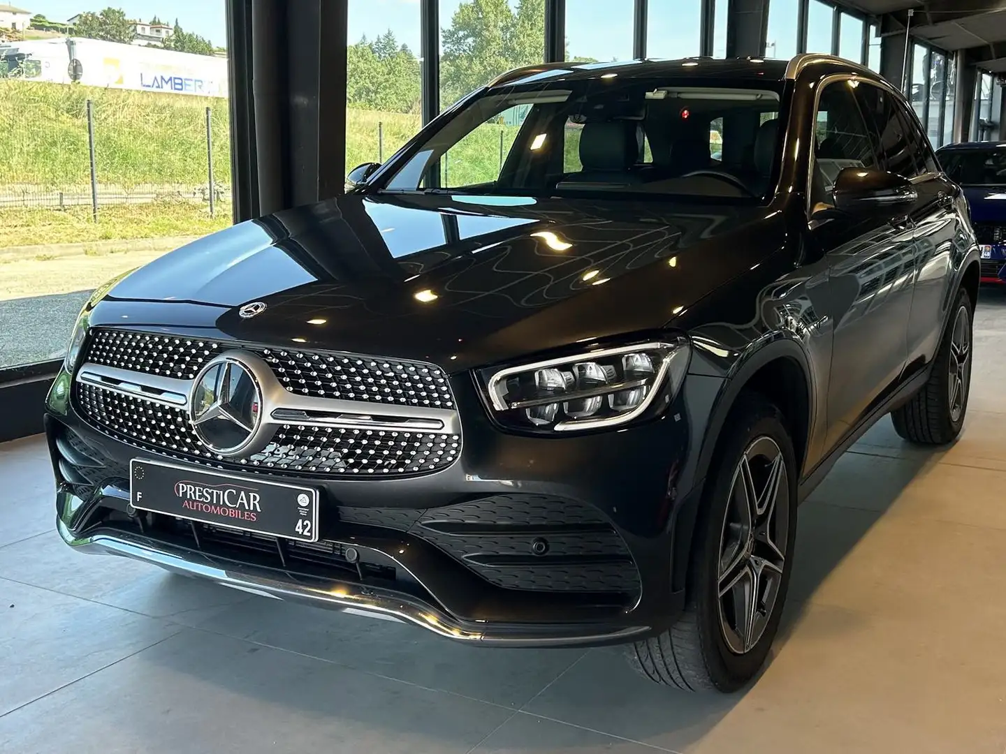 Mercedes-Benz GLC 300 e EQ POWER 9G-Tronic 4Matic AMG Line Grijs - 1