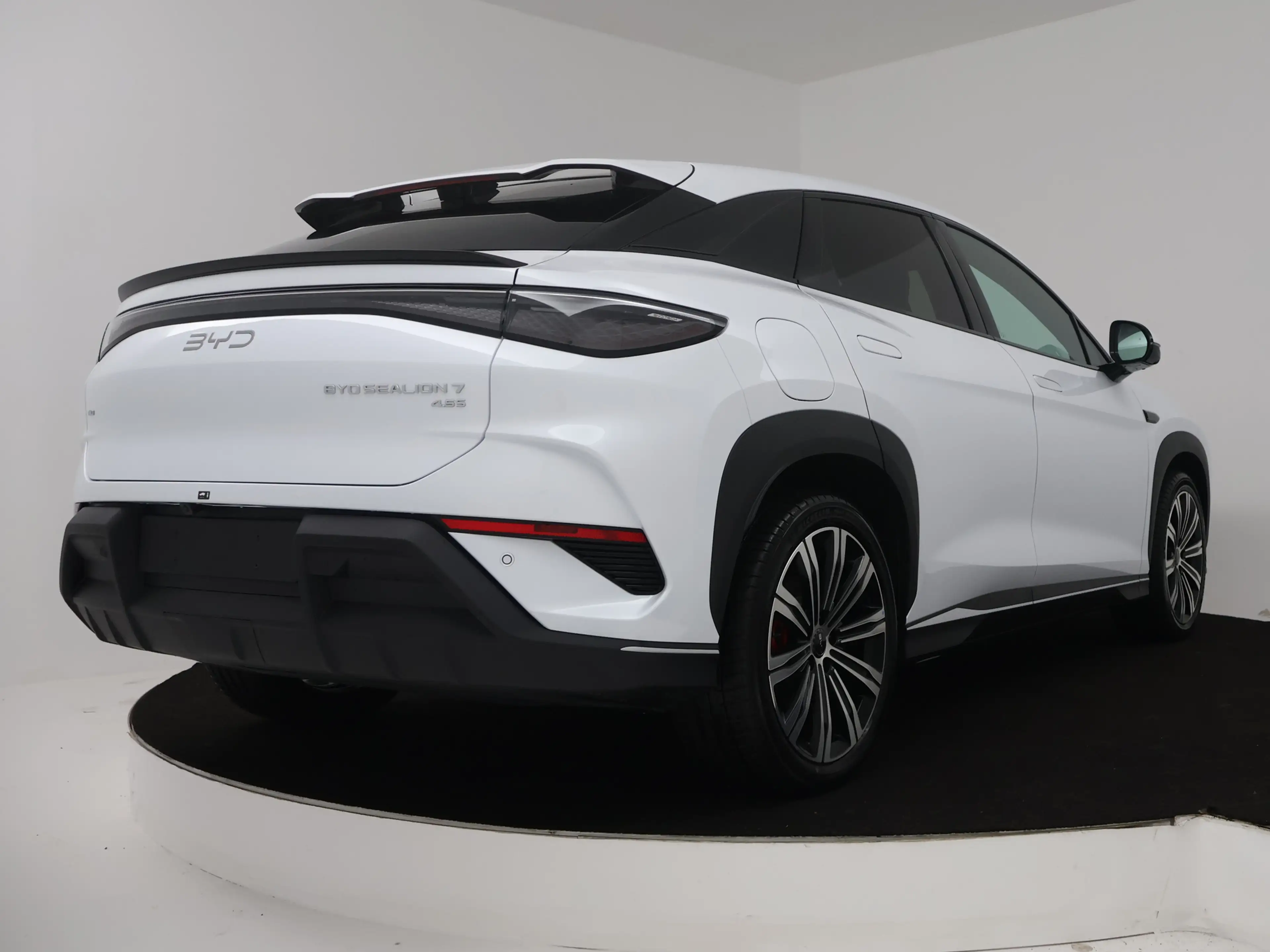 BYD Sealion 7 Design AWD 82.5 kWh — photo 2