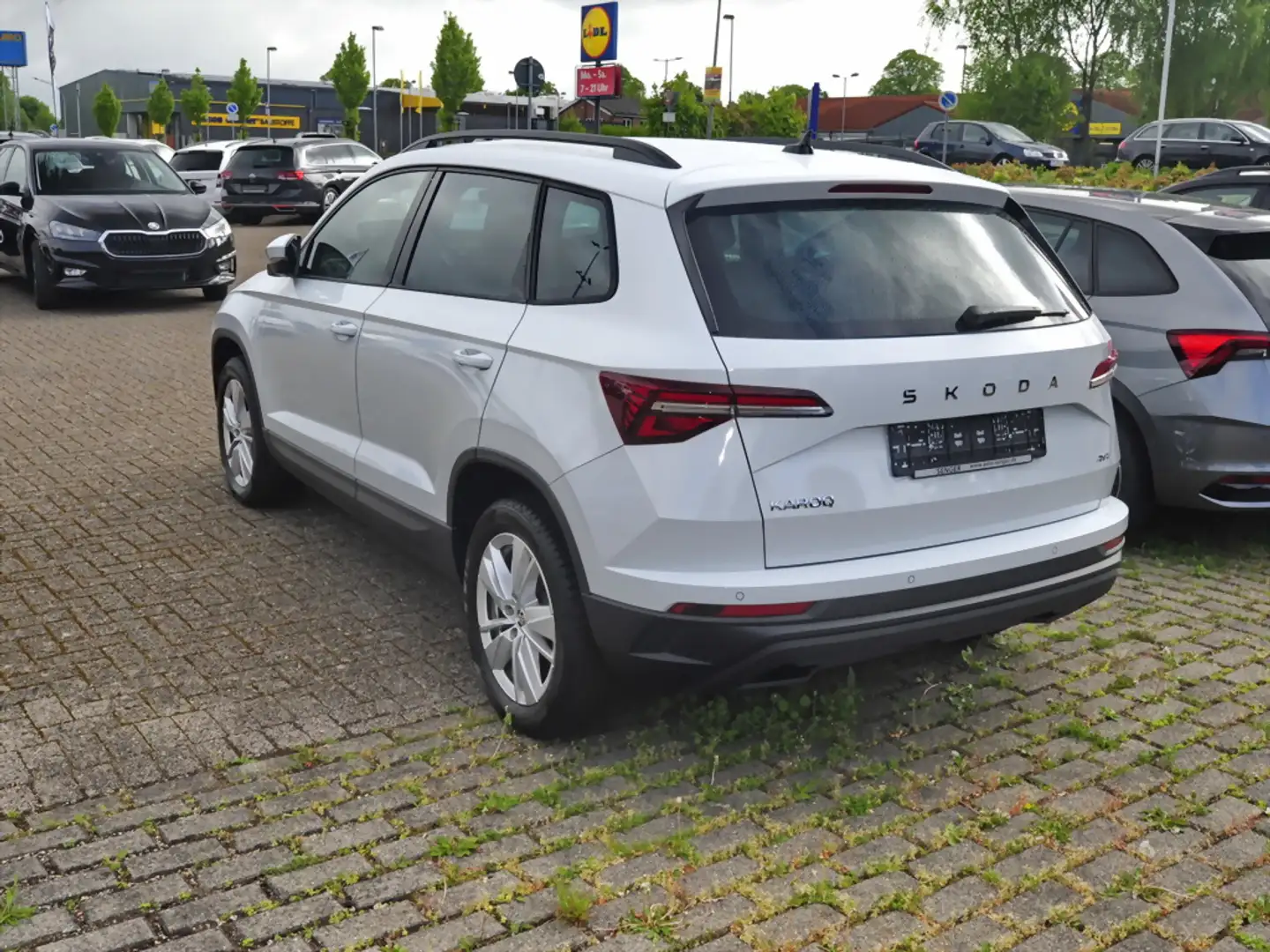 Skoda Karoq 2.0 TDI Selection 4x4 DSG Navi Matrix AHK Bianco - 2