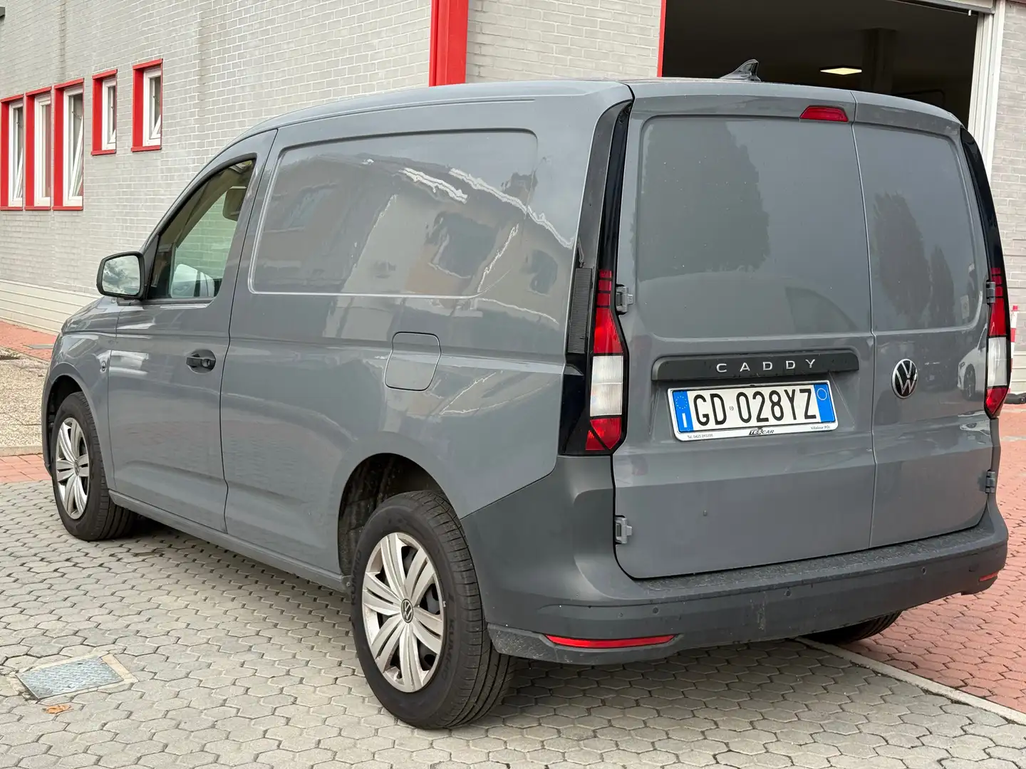 Volkswagen Caddy PROBLEMI AL CAMBIO Gris - 2