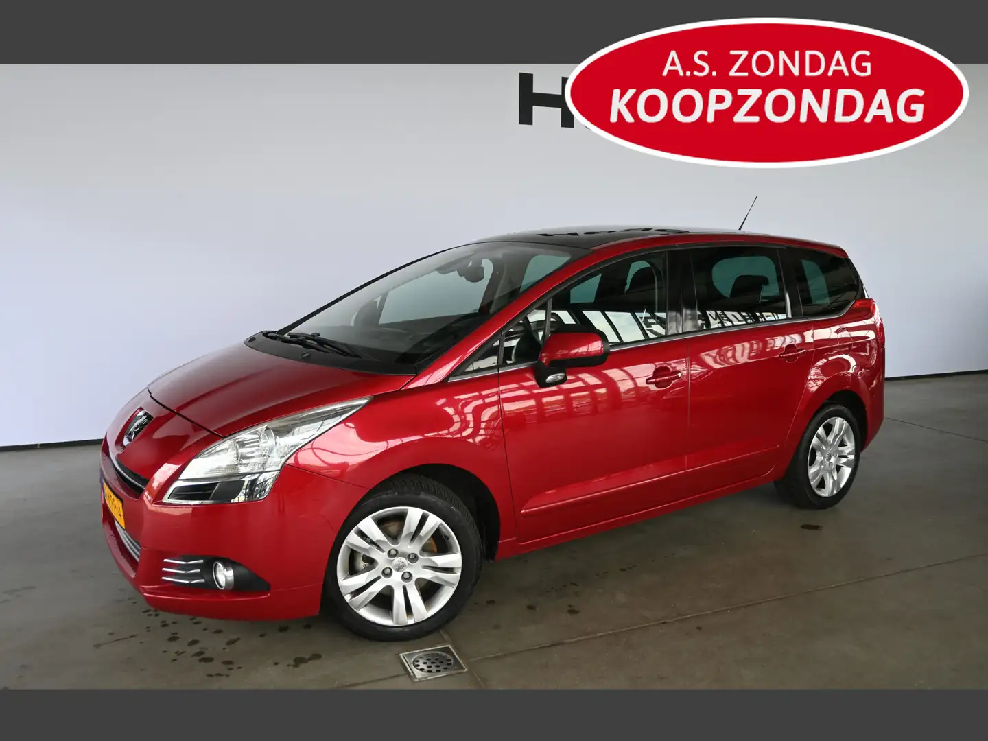 Peugeot 5008 1.6 GT Climate control Trekhaak Panoramadak Naviga Red - 1