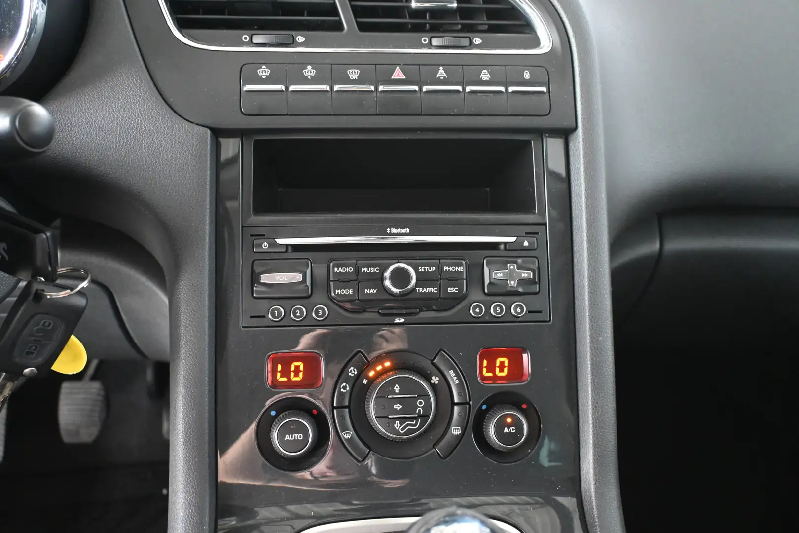Peugeot 5008 1.6 GT Climate control Trekhaak Panoramadak Naviga Red - 2