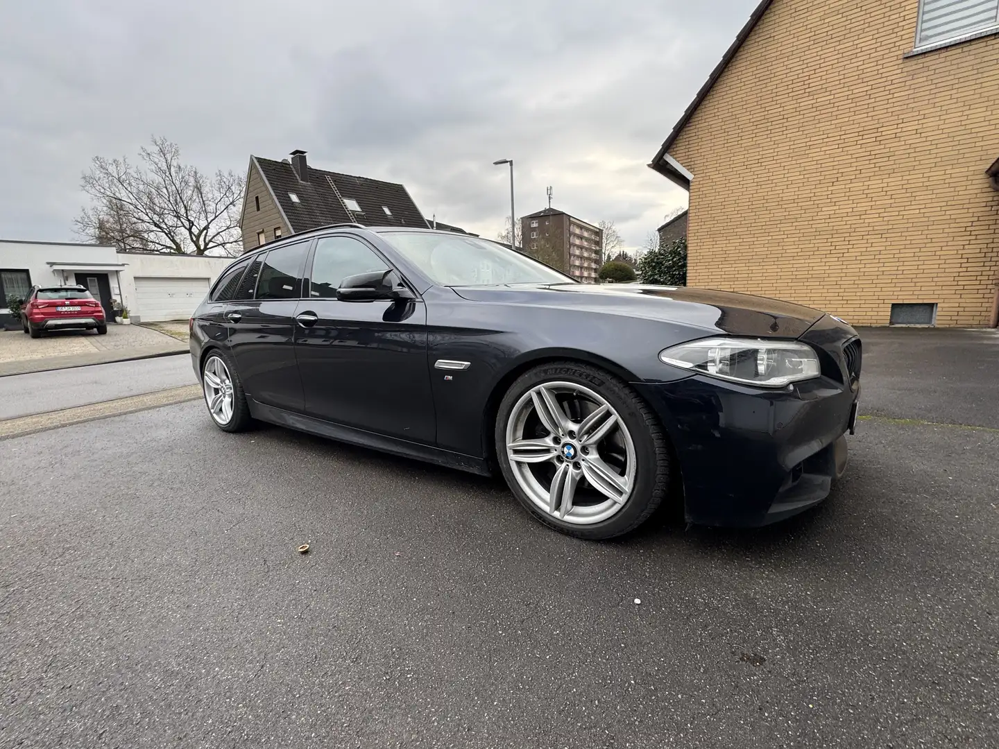 BMW 525 525 d xDrive Schwarz - 2