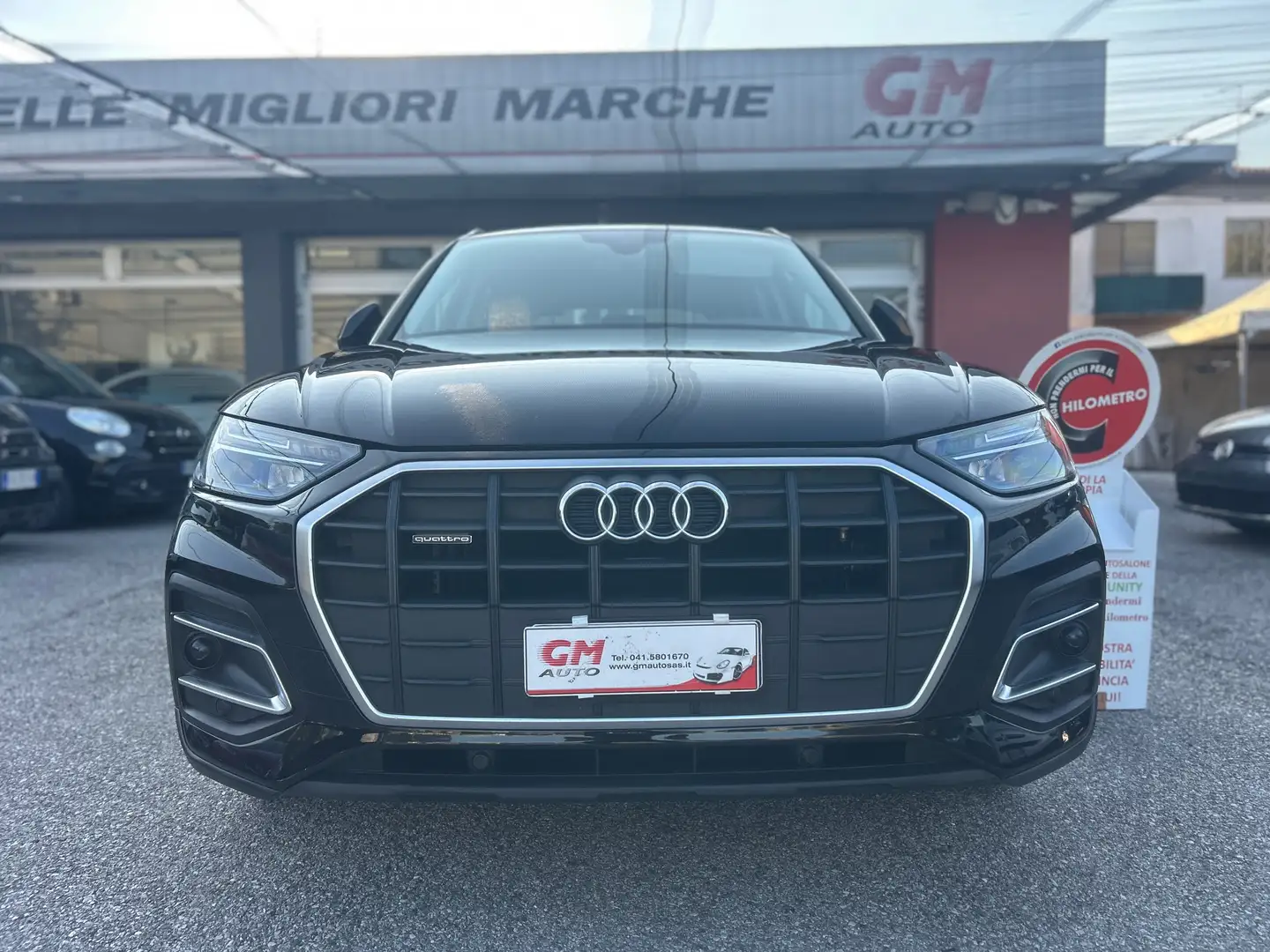 Audi Q5 40 2.0 tdi mhev 12V Business quattro s-tronic Zwart - 2