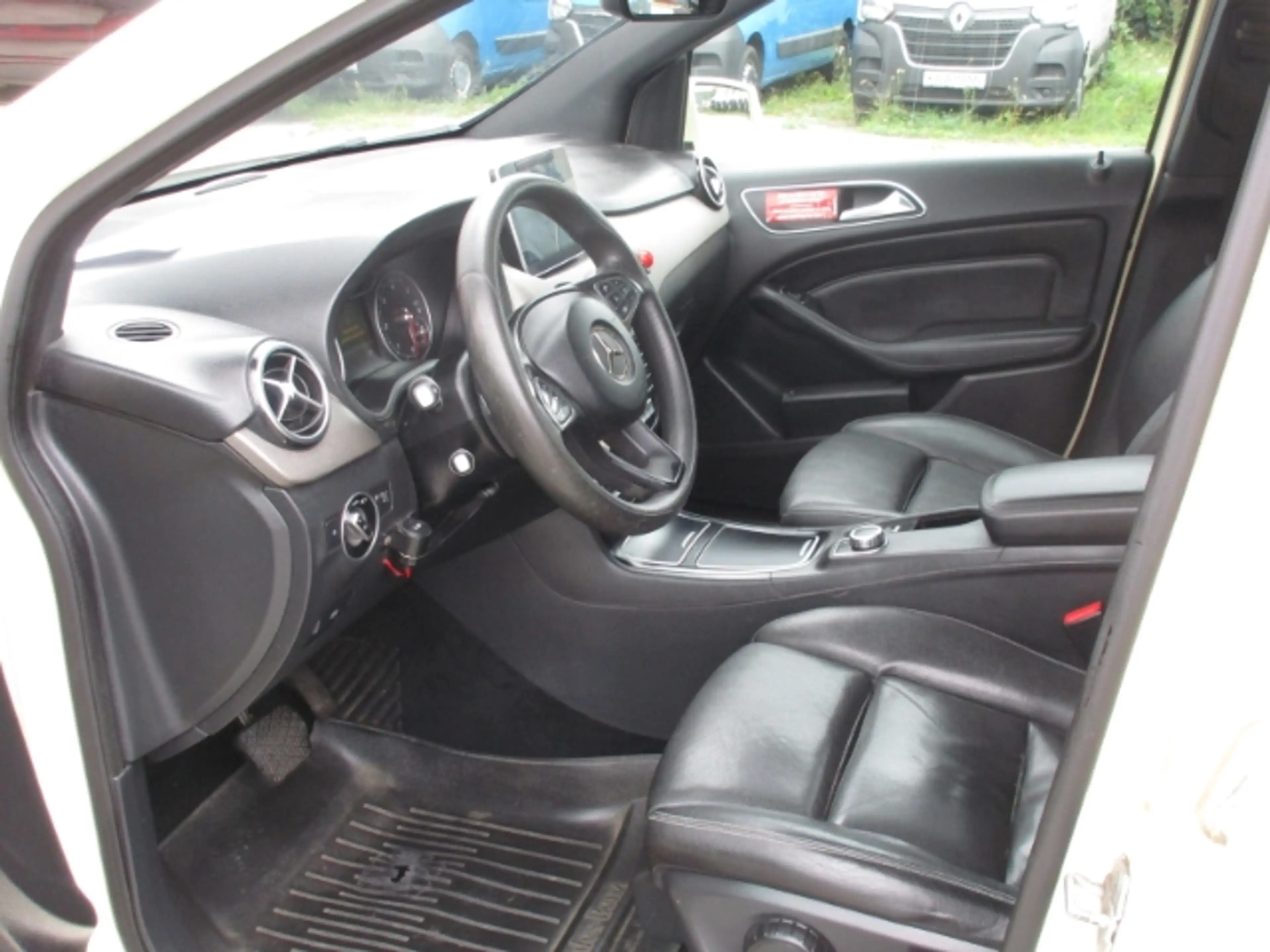Mercedes-Benz B 180 d CDI 1 Hand Fahrerprofil Musikstreaming SHZ Parkl — photo 12