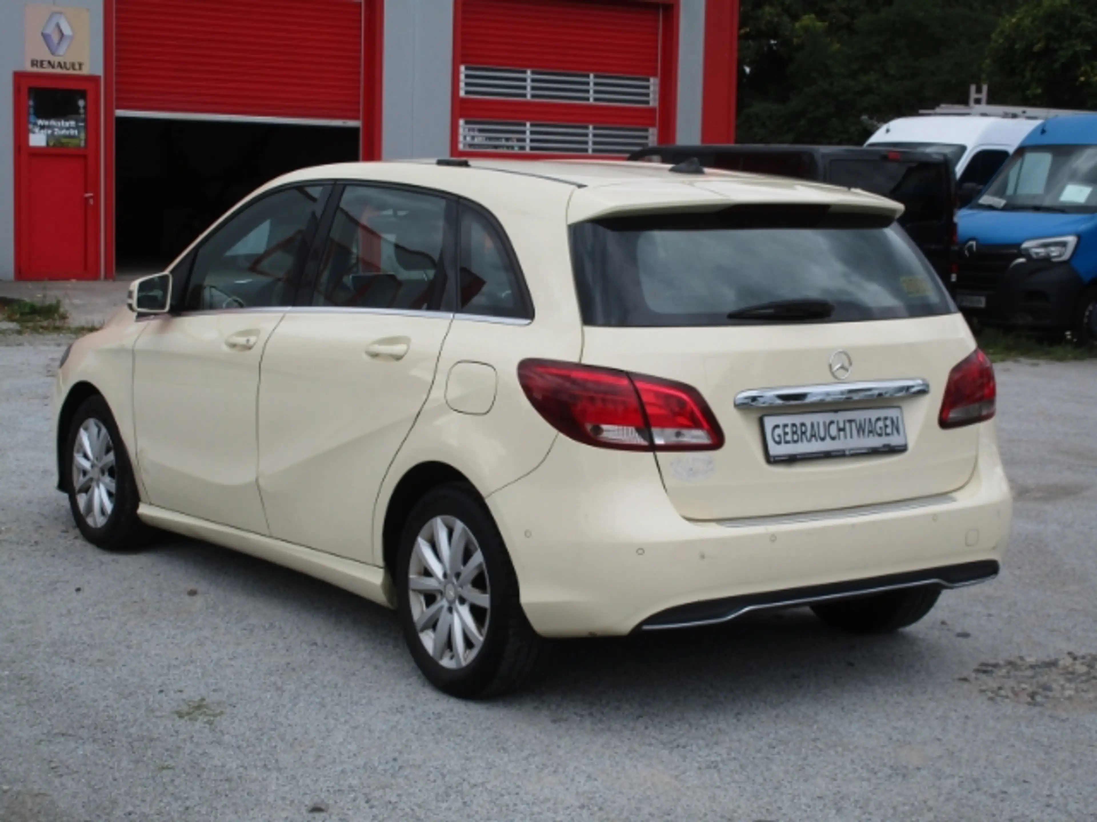 Mercedes-Benz B 180 d CDI 1 Hand Fahrerprofil Musikstreaming SHZ Parkl — photo 6
