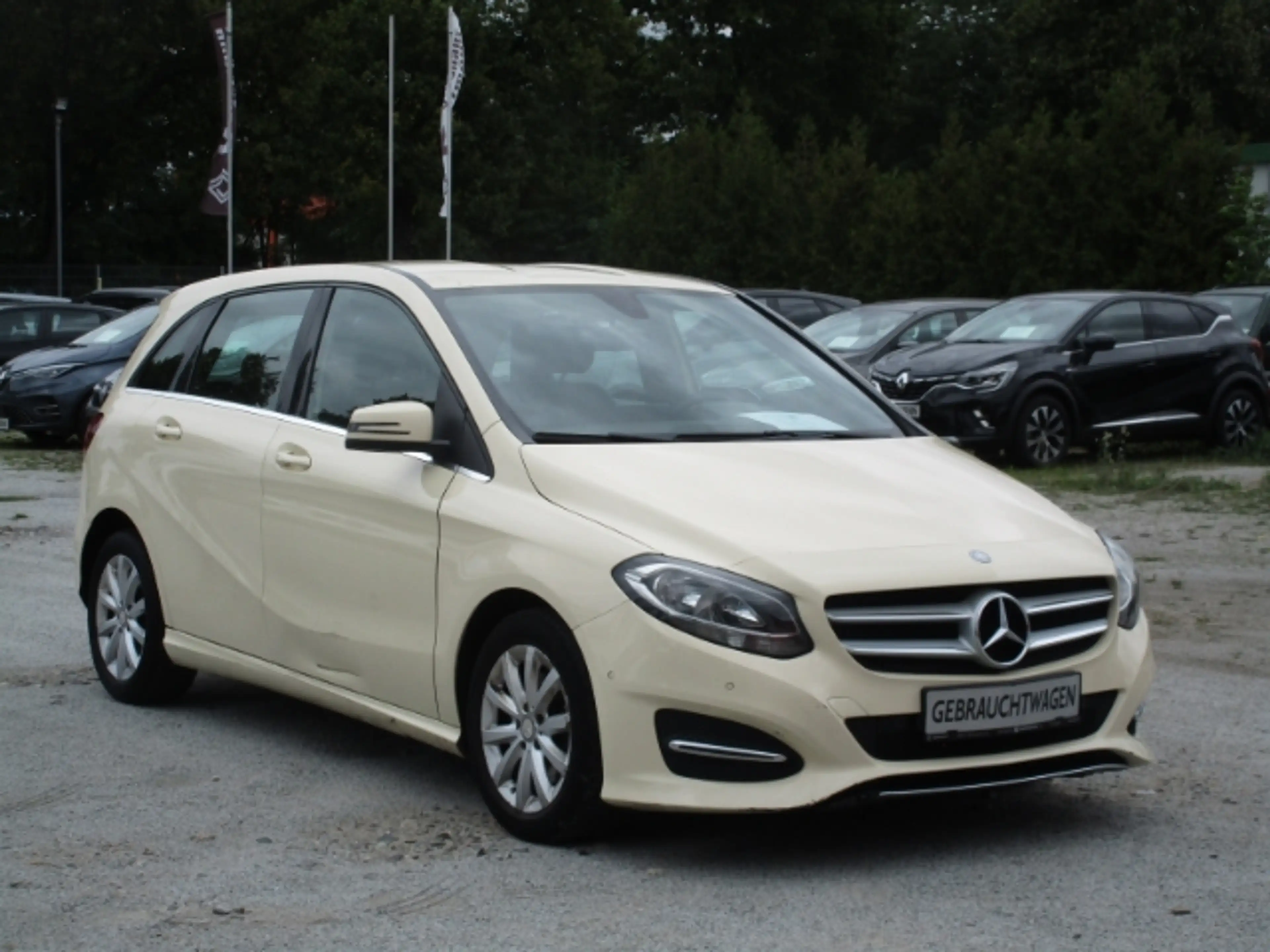 Mercedes-Benz B 180 d CDI 1 Hand Fahrerprofil Musikstreaming SHZ Parkl — photo 2
