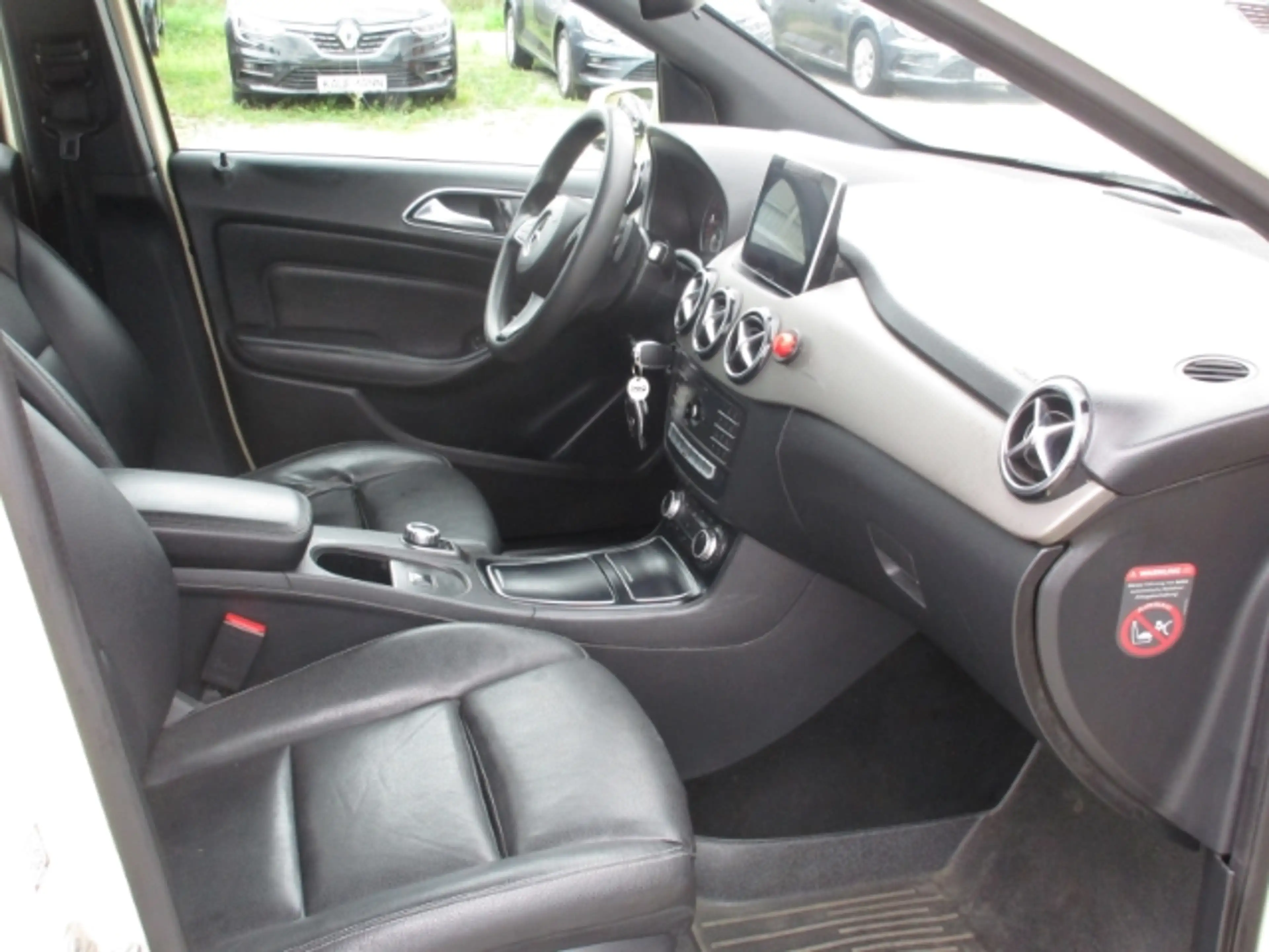 Mercedes-Benz B 180 d CDI 1 Hand Fahrerprofil Musikstreaming SHZ Parkl — photo 3