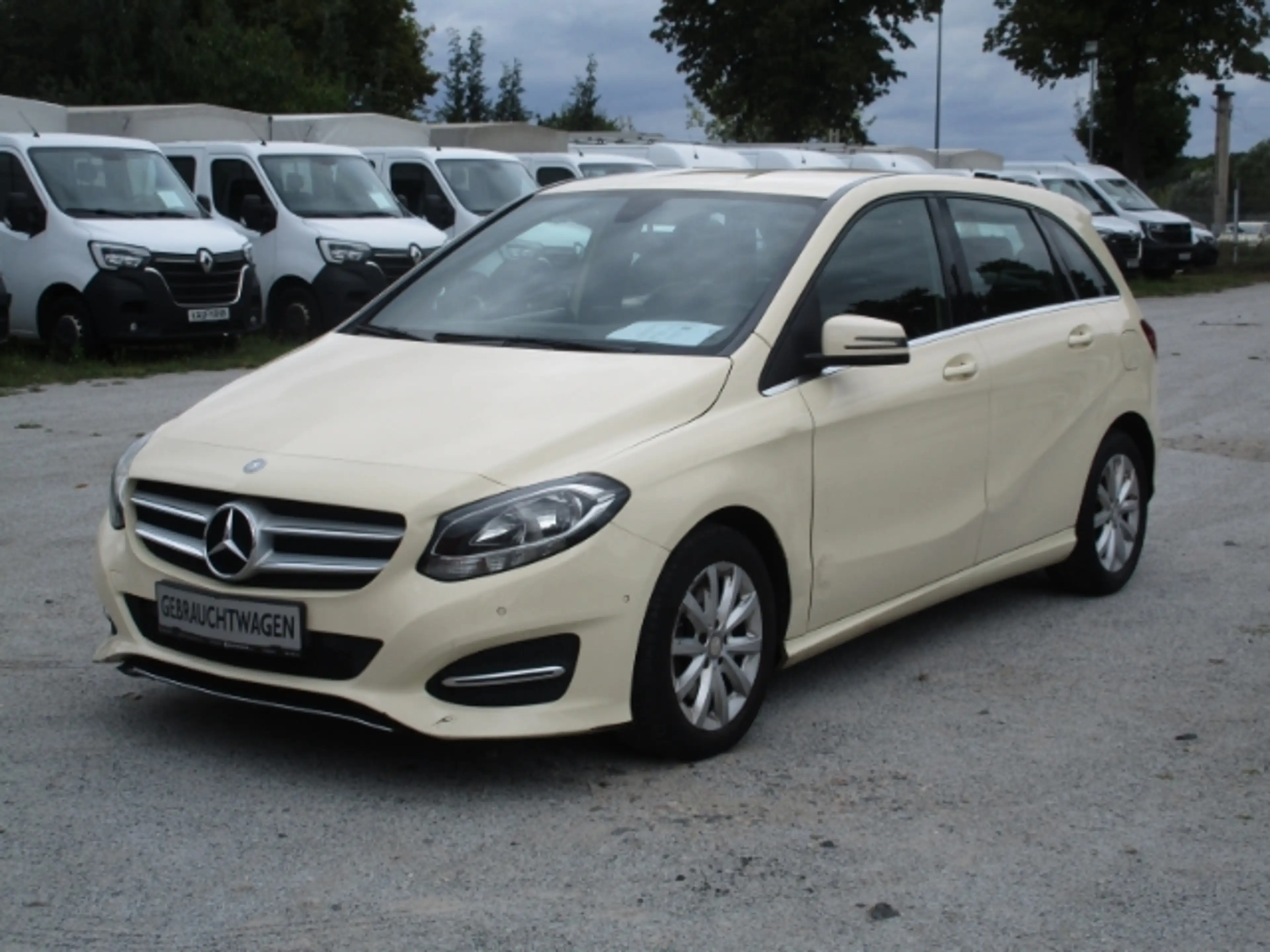 Mercedes-Benz B 180 d CDI 1 Hand Fahrerprofil Musikstreaming SHZ Parkl