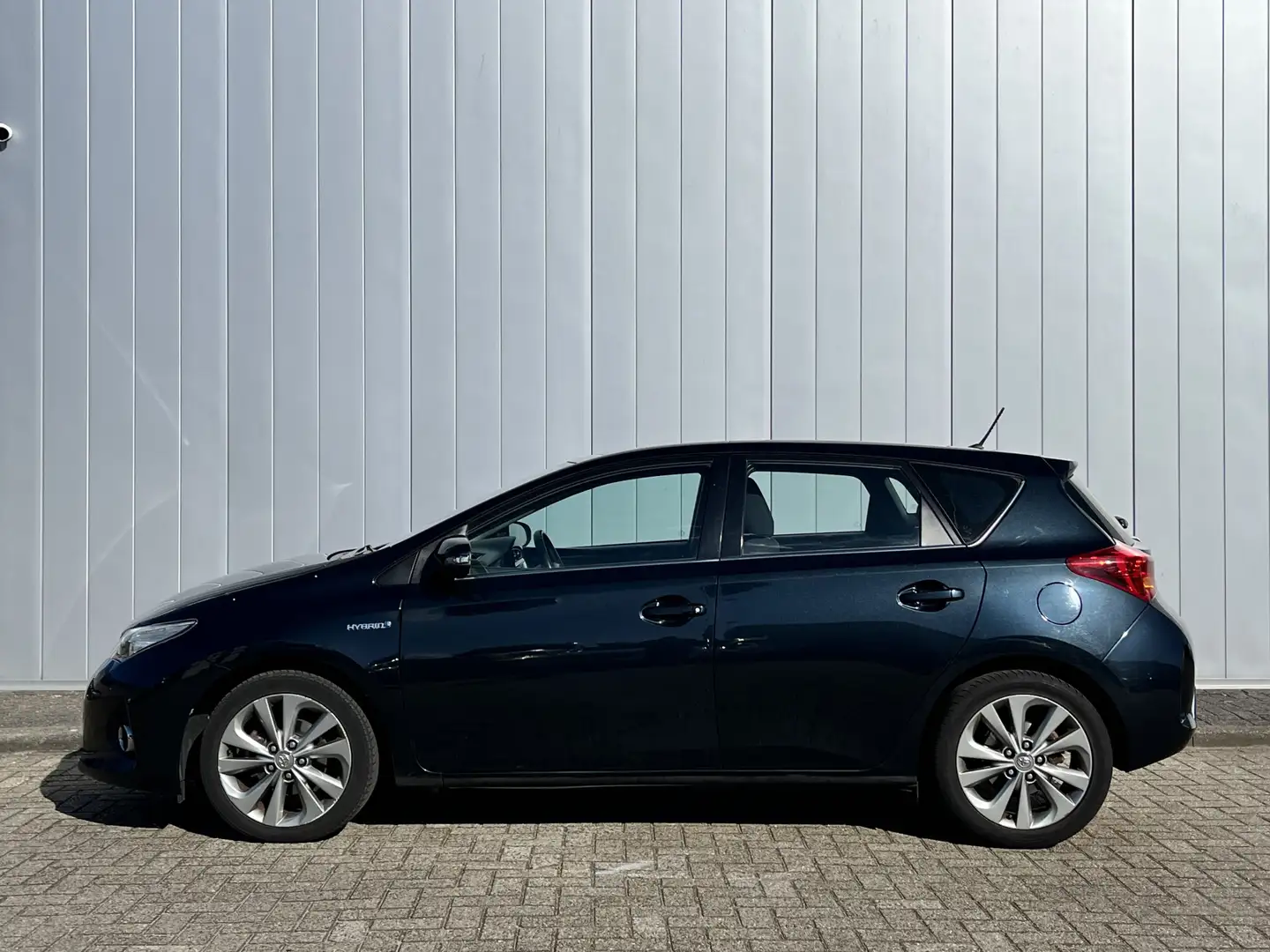 Toyota Auris 1.8 Hybrid Aspiration Clima Cruise Camera Gris - 2