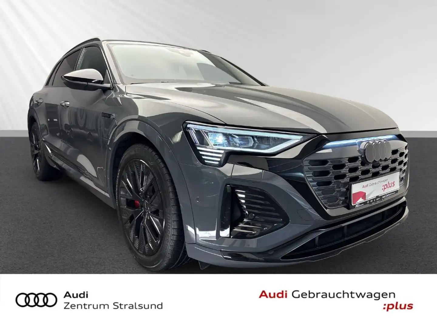Audi Q8 e-tron S line 55 e-tron quattro 300 kW Szürke - 1
