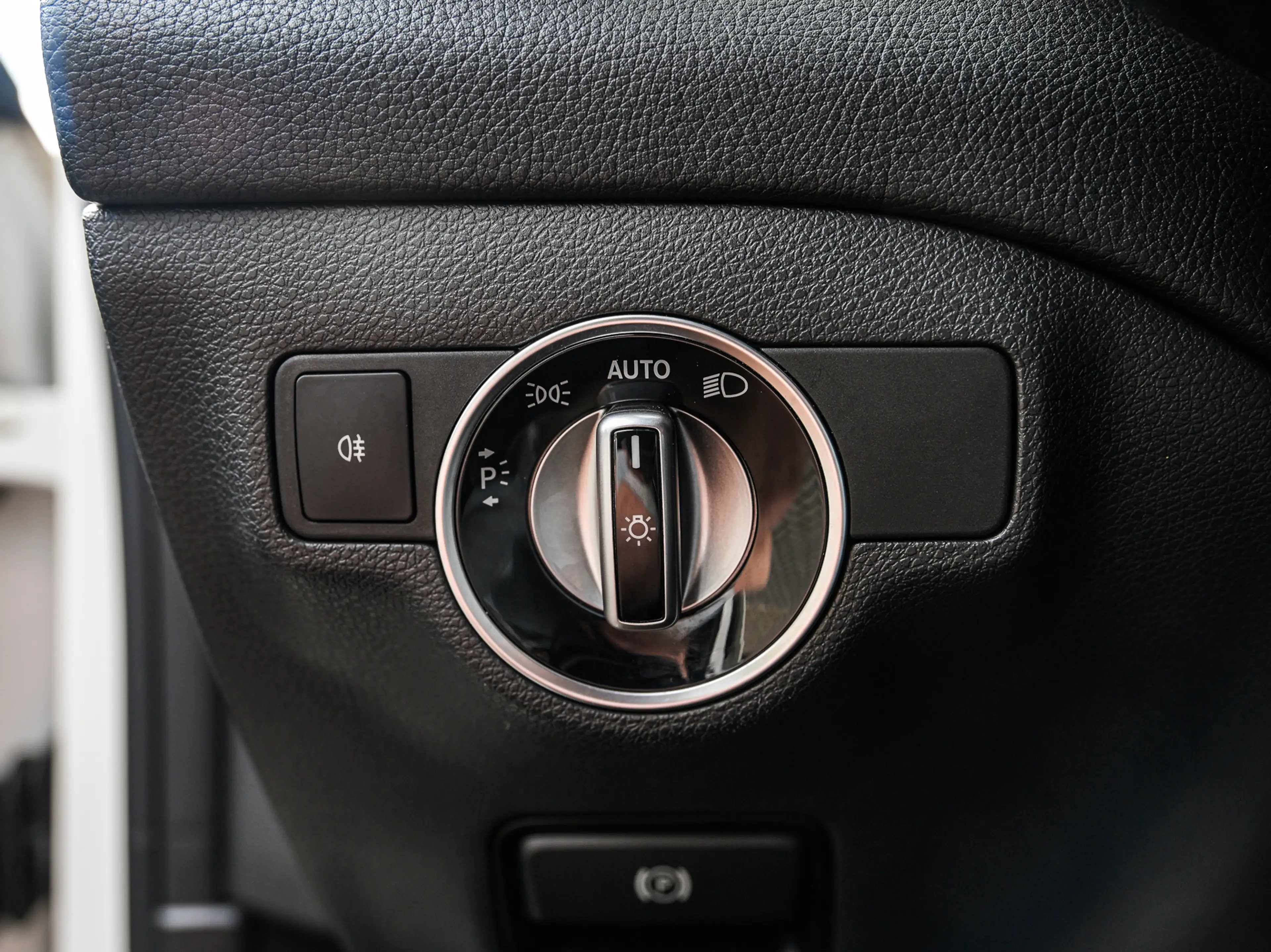 Mercedes-Benz CLA 180 Business Solution | Full LED | Camera | Navi | PDC — photo 28