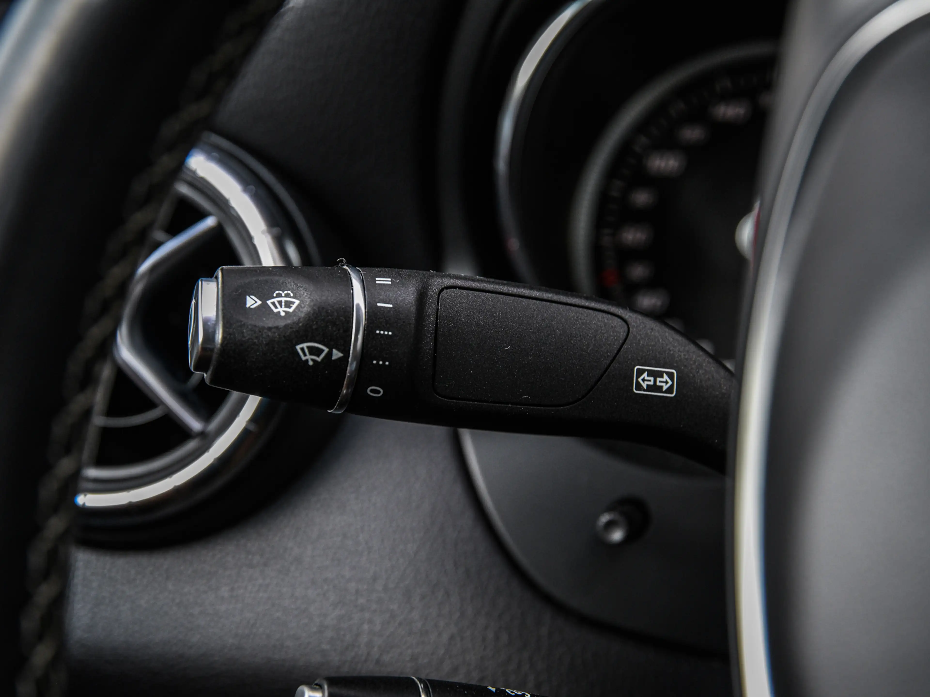 Mercedes-Benz CLA 180 Business Solution | Full LED | Camera | Navi | PDC — photo 33