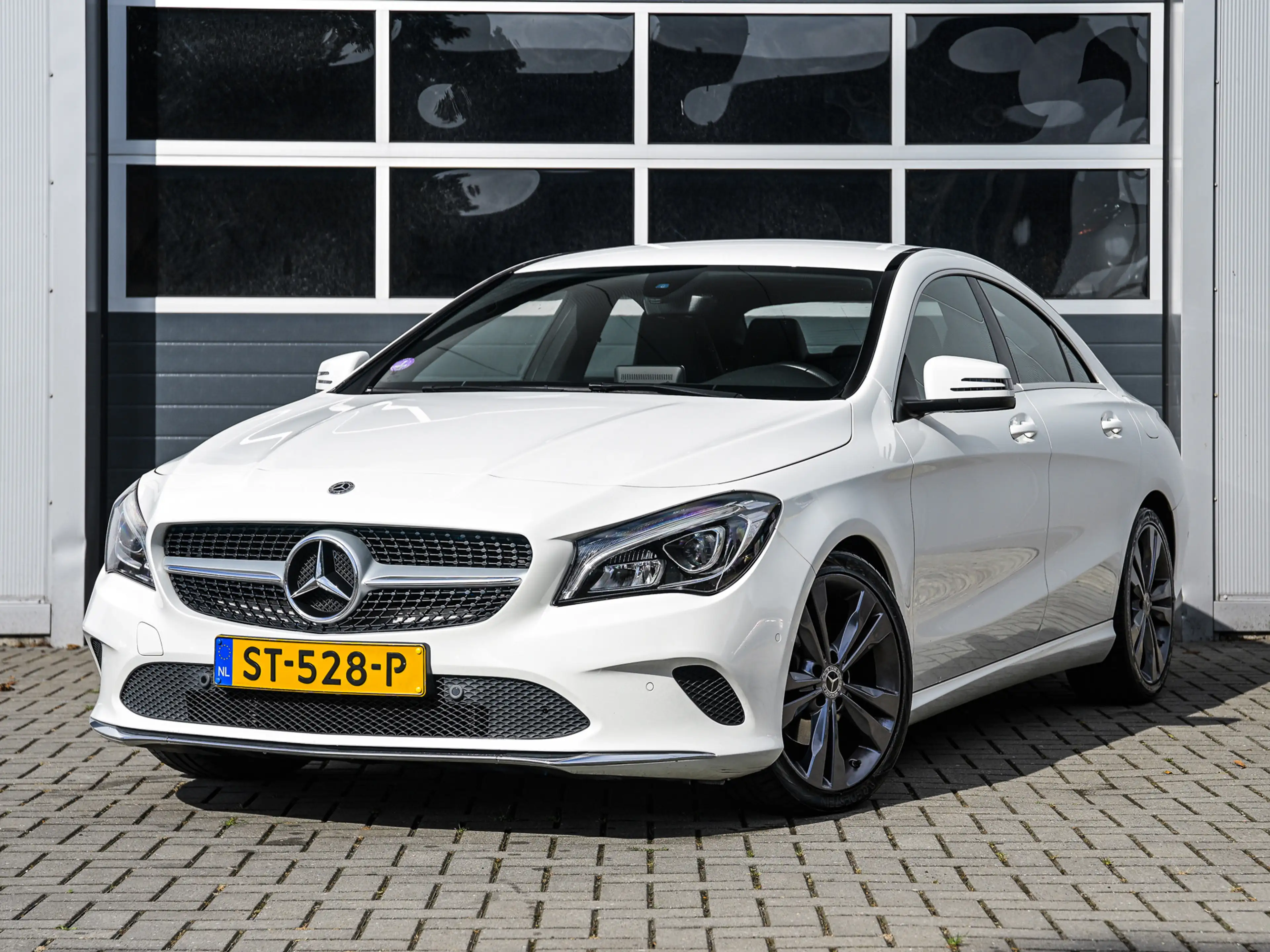 Mercedes-Benz CLA 180 Business Solution | Full LED | Camera | Navi | PDC