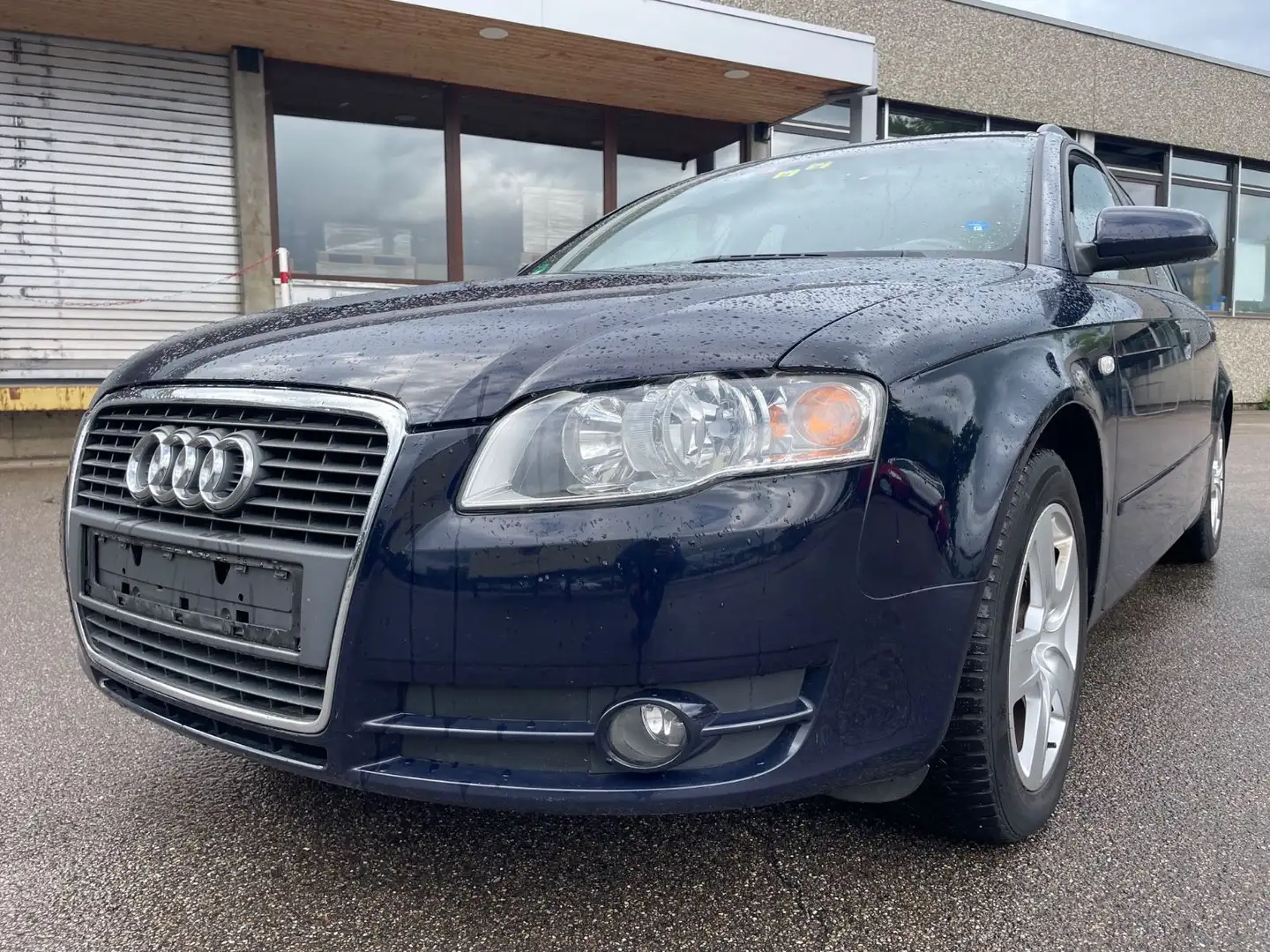 Audi A4 Avant 2.0 Automatik Blau - 1