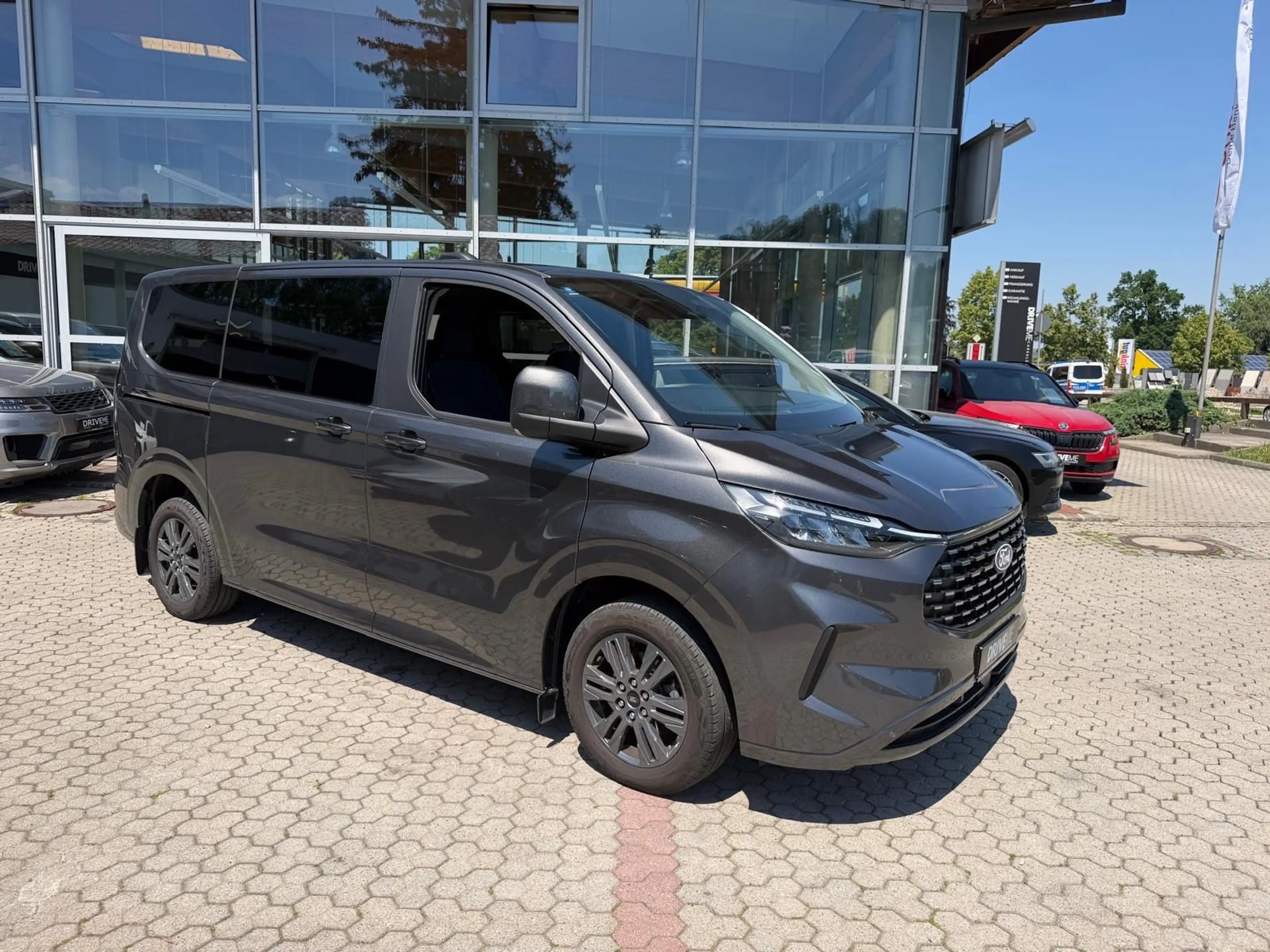 Ford Tourneo Custom Bus 320 L1 Tourneo Titanium AWD — photo 9
