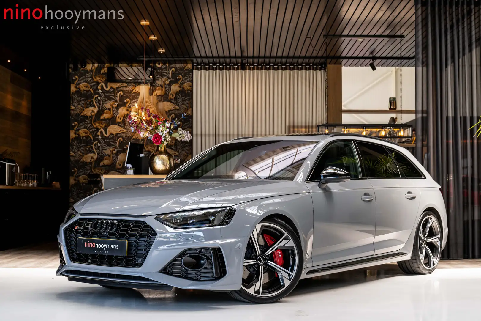Audi RS4 Avant 2.9 TFSI quattro | Panorama | Massage | Carb Grijs - 1