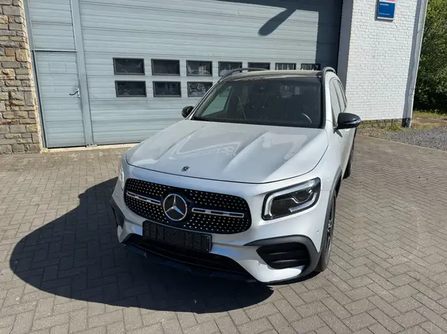 Mercedes-Benz GLB 200 AMG; PANO; NIGHT-PAKET; APPLE CARPLAY/ANDROID