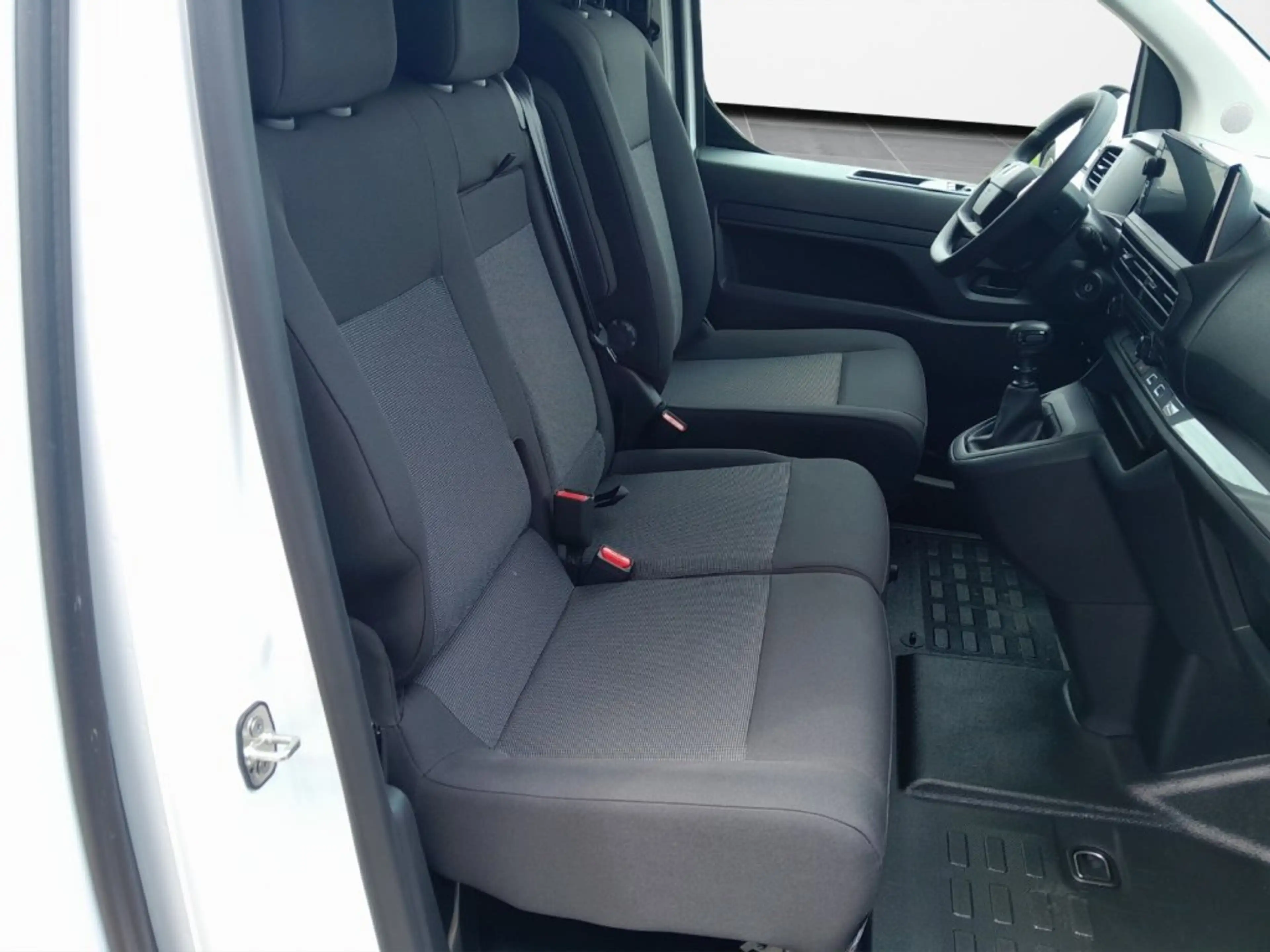 Peugeot Expert L2 BlueHDi 120 S&S 6-Gang — photo 12