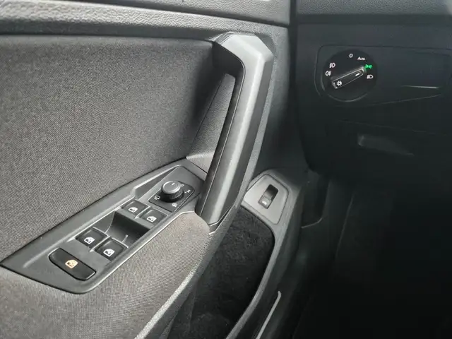 Volkswagen Tiguan view 17