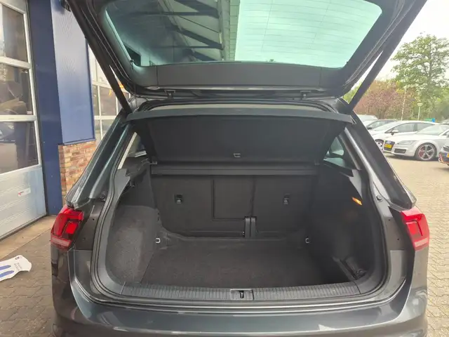 Volkswagen Tiguan view 13