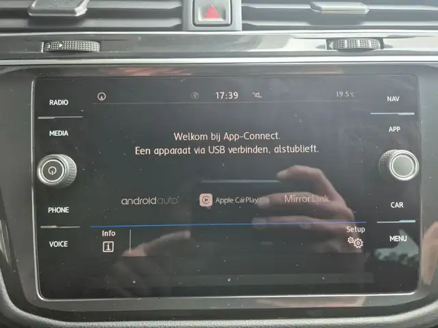 Volkswagen Tiguan view 28
