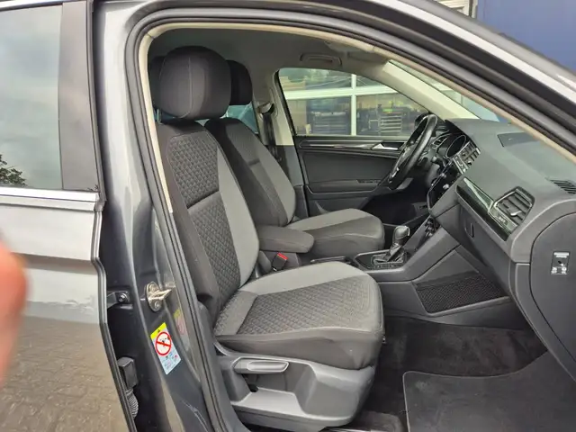 Volkswagen Tiguan view 16