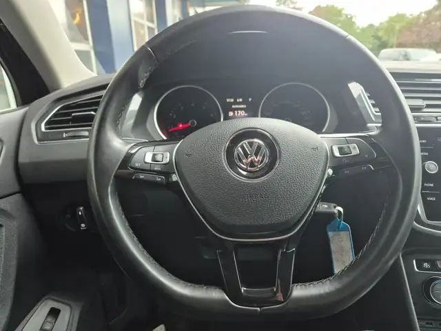 Volkswagen Tiguan view 18
