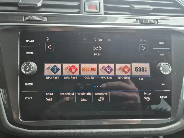 Volkswagen Tiguan view 24