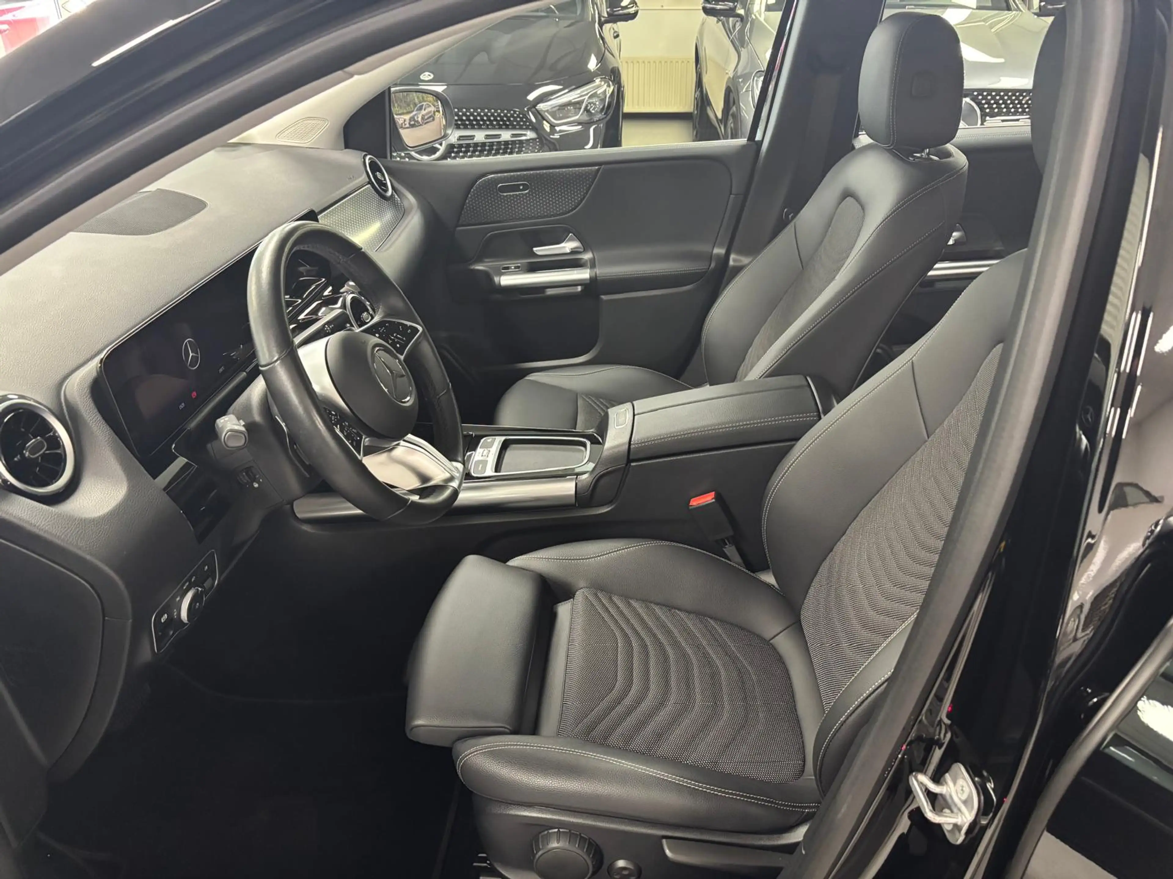 Mercedes-Benz B 200 Luxury Line NIEUW MODEL Led Navi Camera enz — photo 16