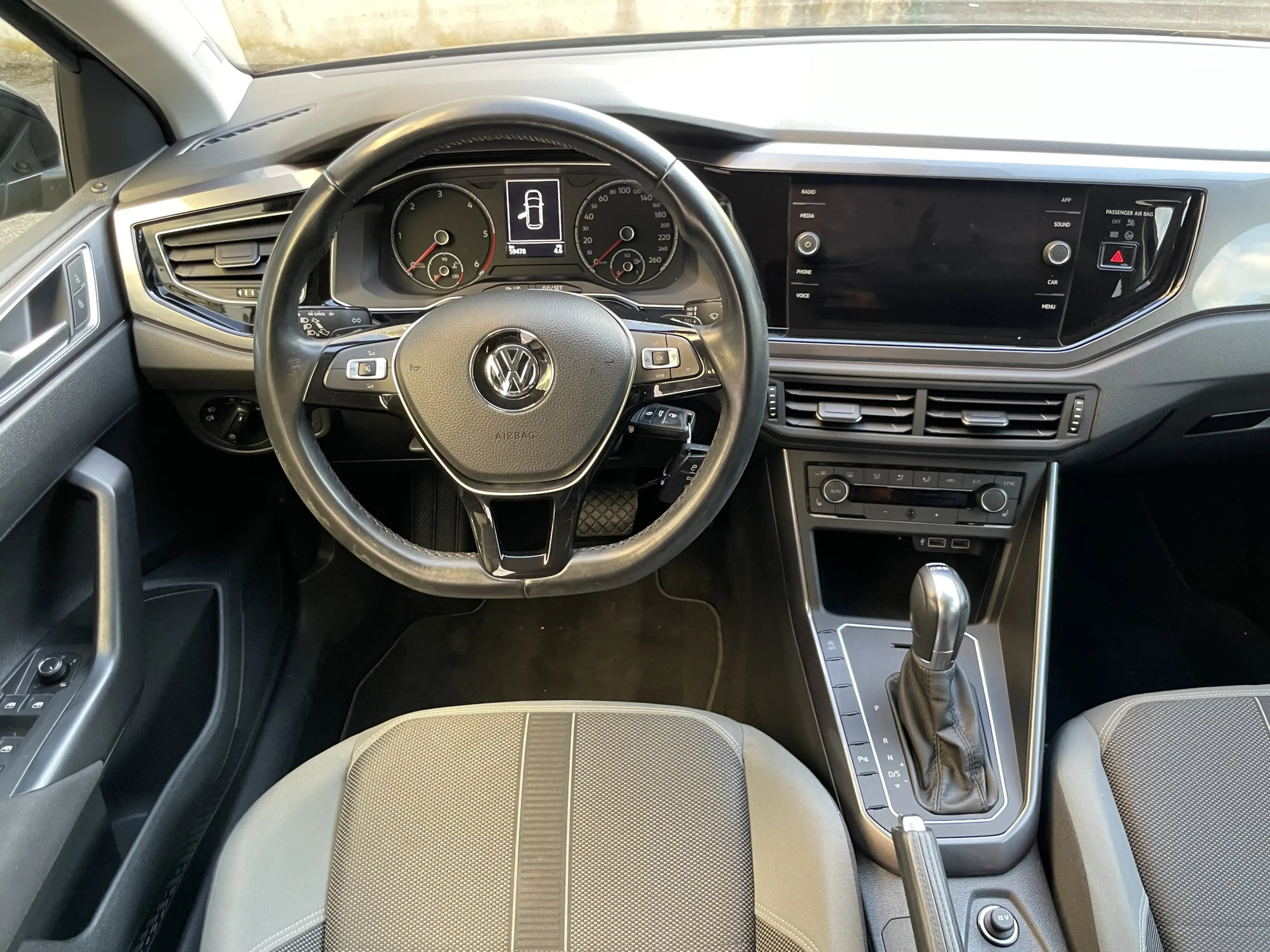 Volkswagen Polo Highline Sitzheizung Einparkhilfe Bluetooth — photo 14