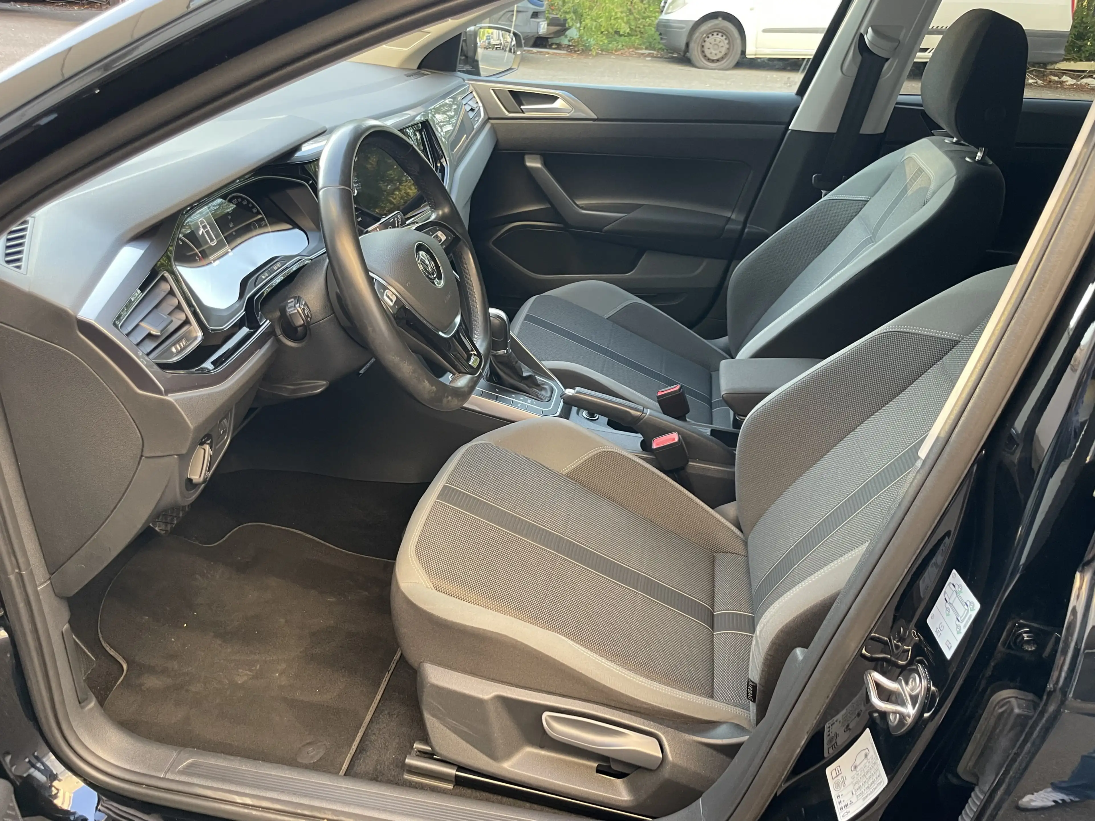 Volkswagen Polo Highline Sitzheizung Einparkhilfe Bluetooth — photo 10