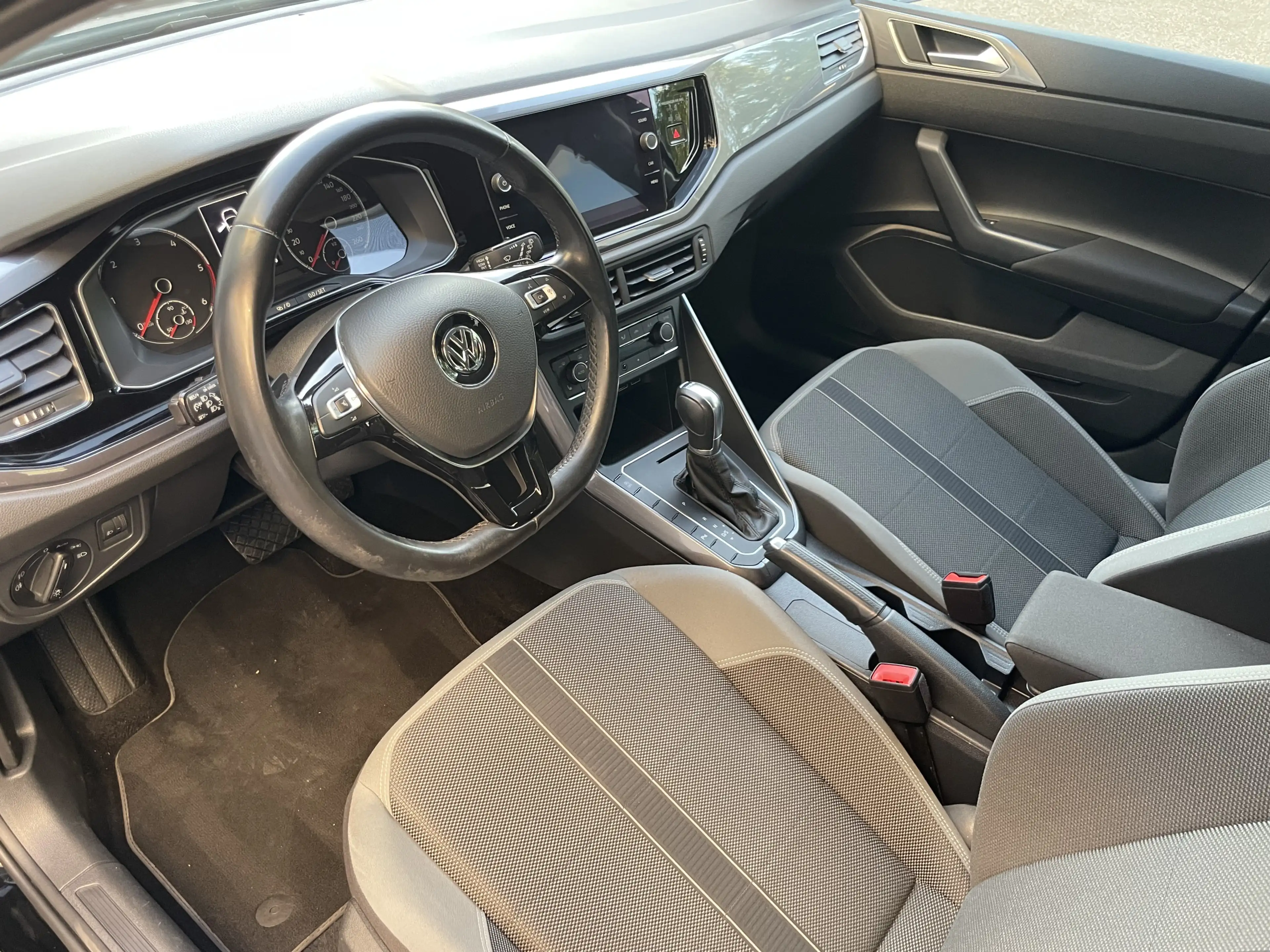 Volkswagen Polo Highline Sitzheizung Einparkhilfe Bluetooth — photo 9