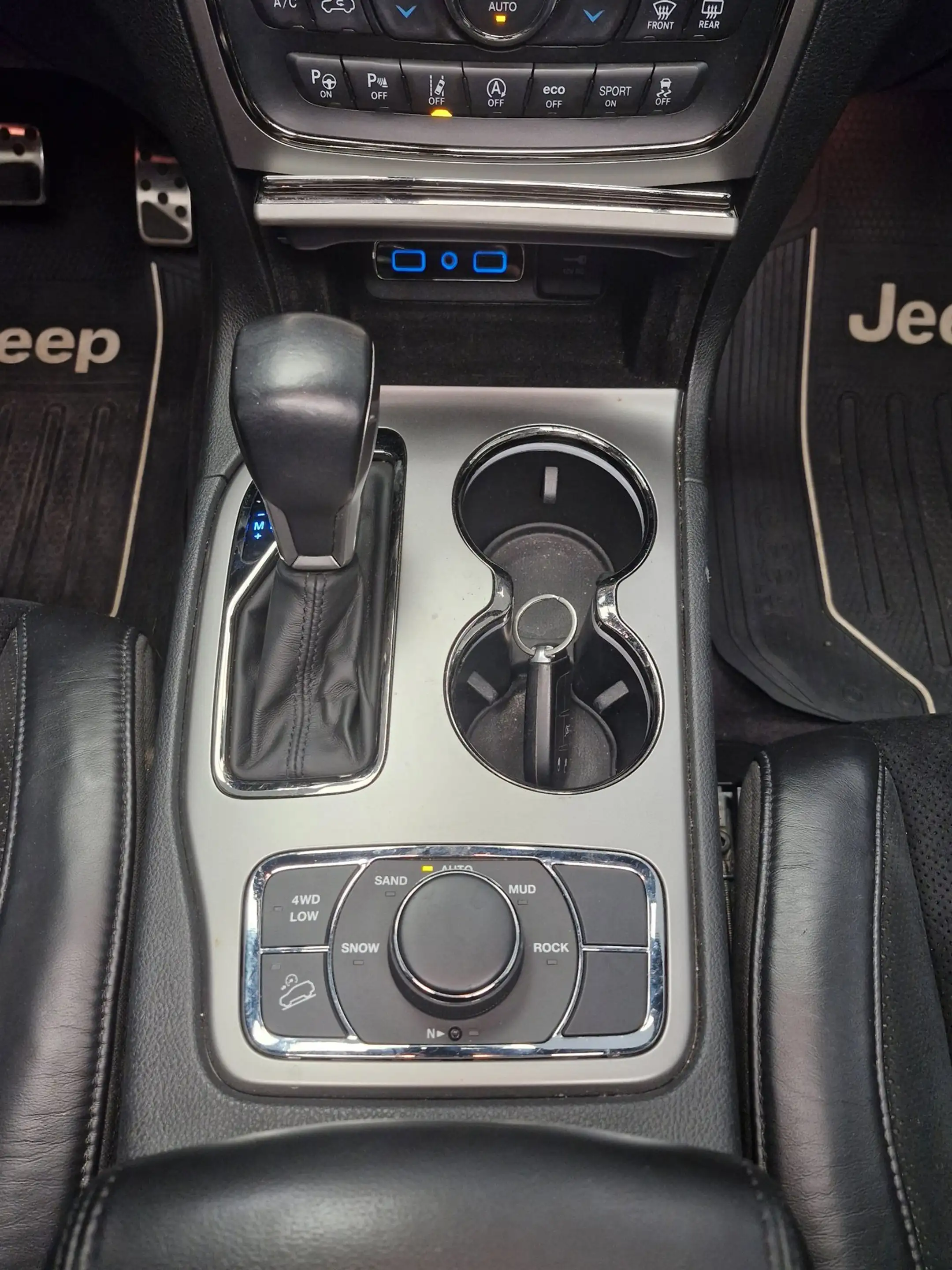 Jeep Grand Cherokee 3.0 CRD Overland PANO ! GOED ONDERH. ! AIRCO ! NAV — photo 8