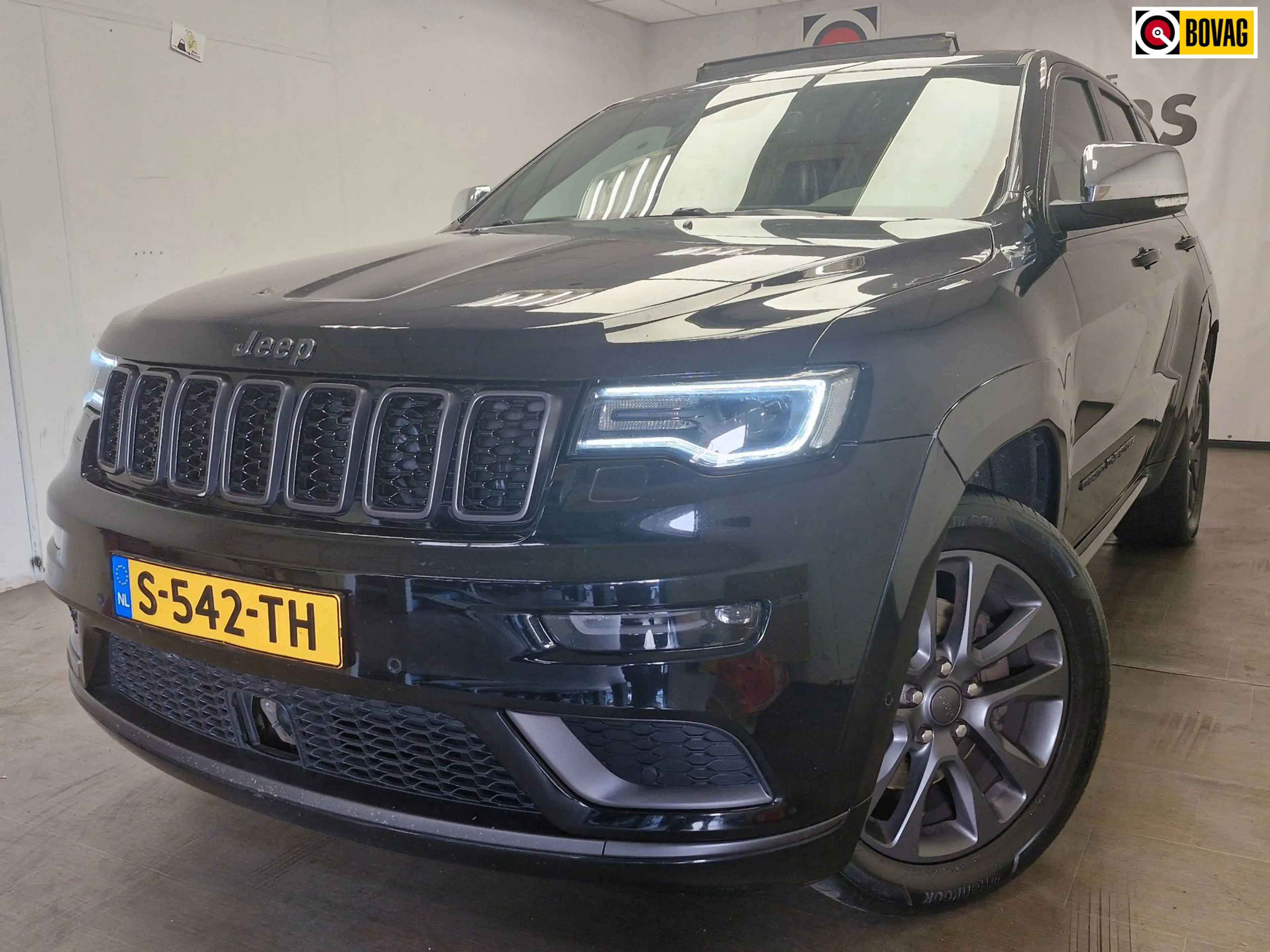 Jeep Grand Cherokee 3.0 CRD Overland PANO ! GOED ONDERH. ! AIRCO ! NAV