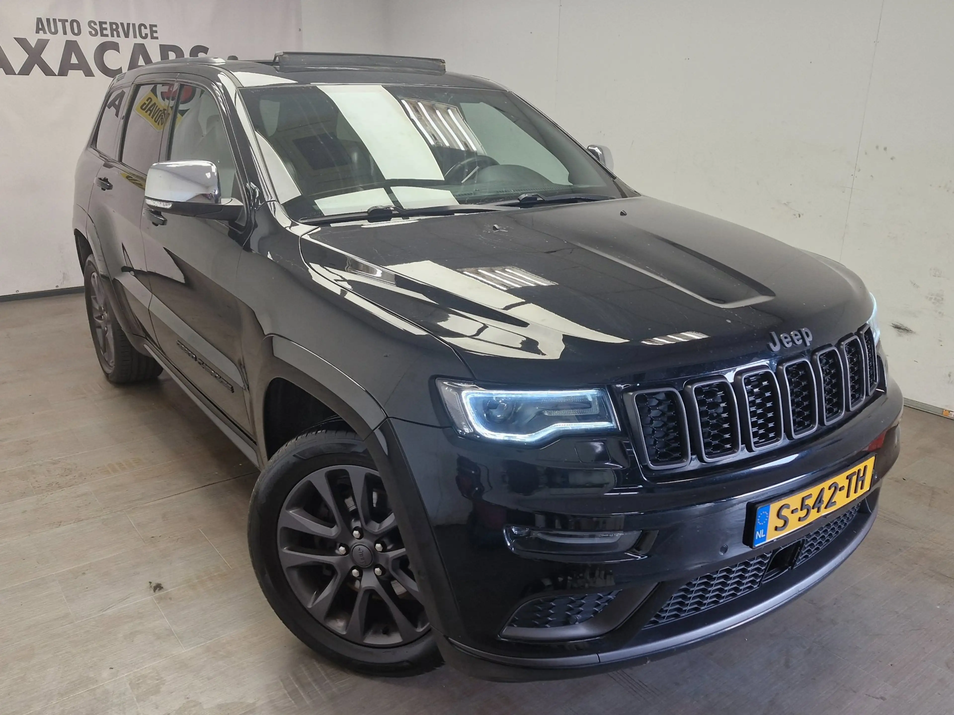 Jeep Grand Cherokee 3.0 CRD Overland PANO ! GOED ONDERH. ! AIRCO ! NAV — photo 4