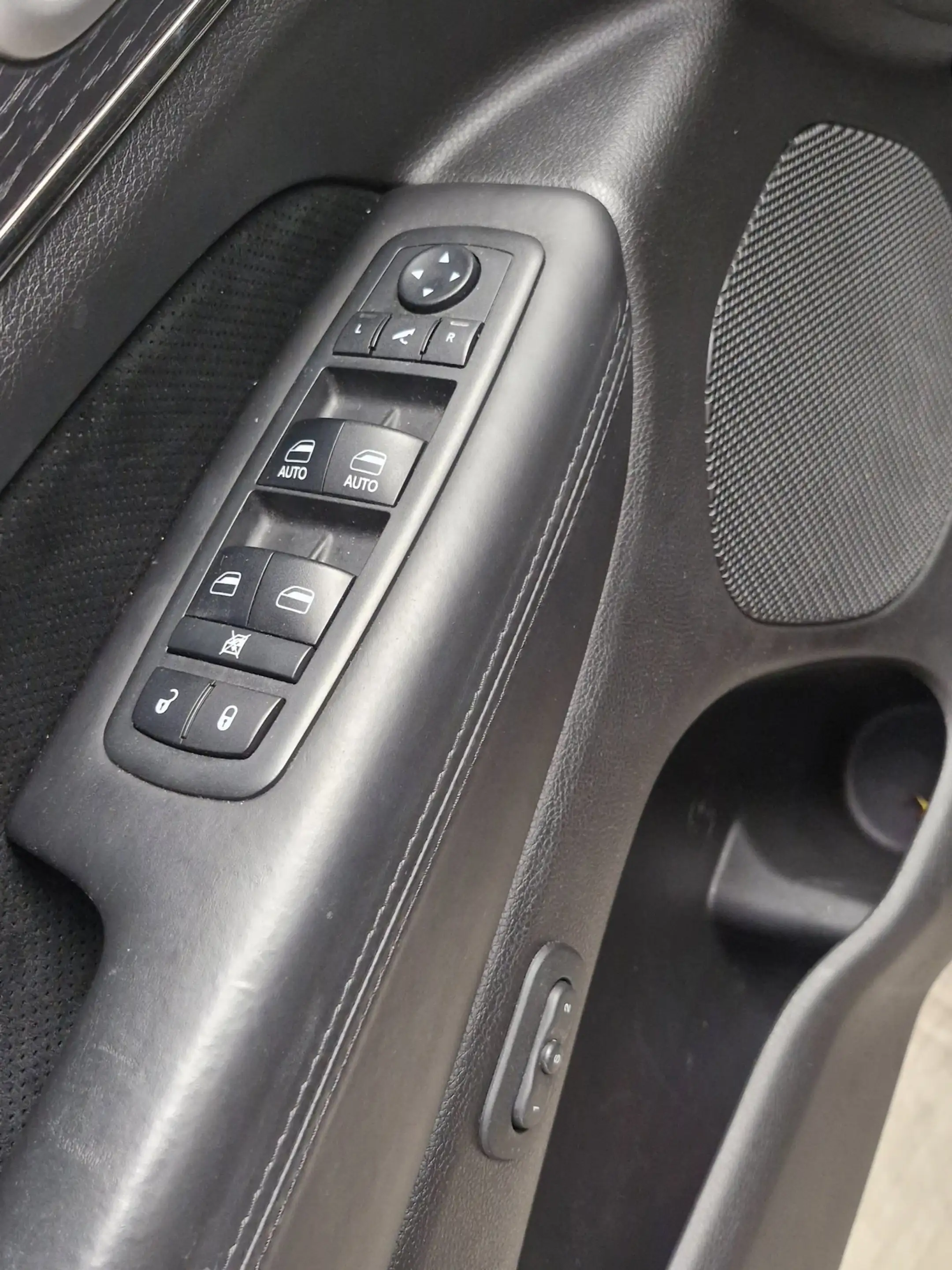 Jeep Grand Cherokee 3.0 CRD Overland PANO ! GOED ONDERH. ! AIRCO ! NAV — photo 12
