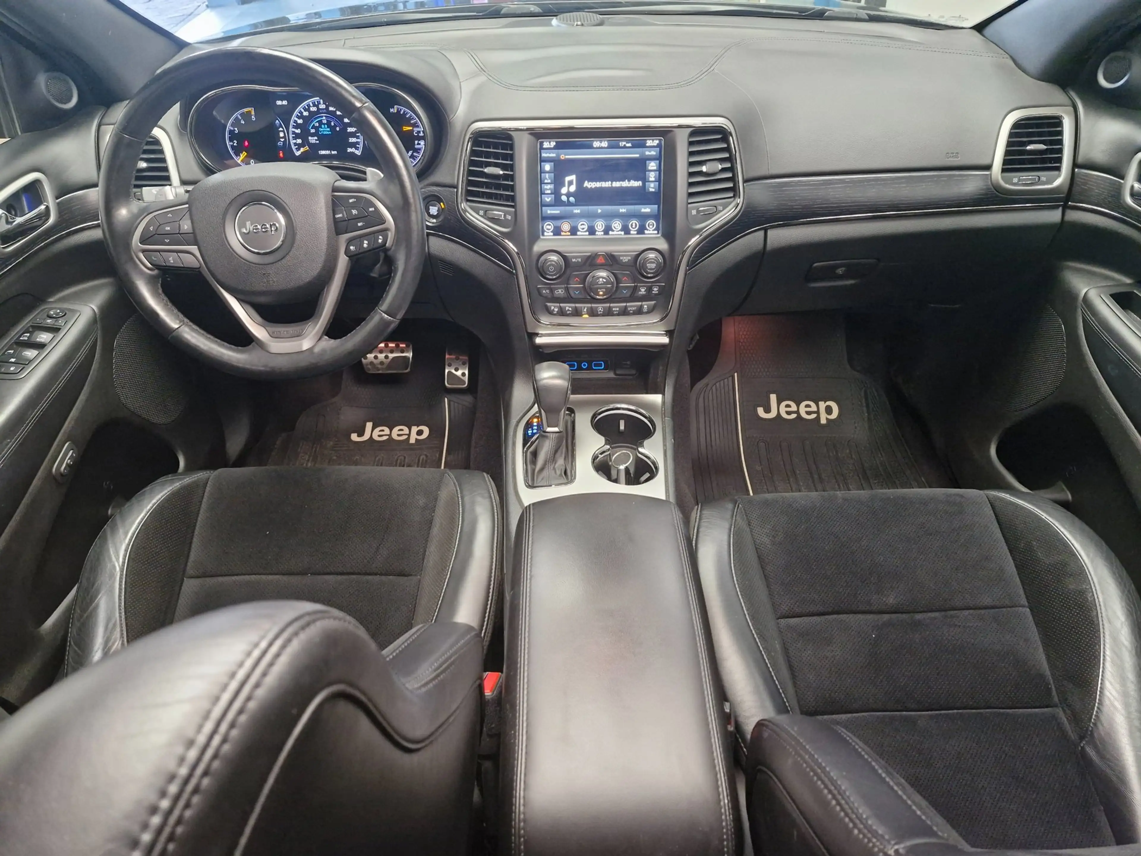 Jeep Grand Cherokee 3.0 CRD Overland PANO ! GOED ONDERH. ! AIRCO ! NAV — photo 7