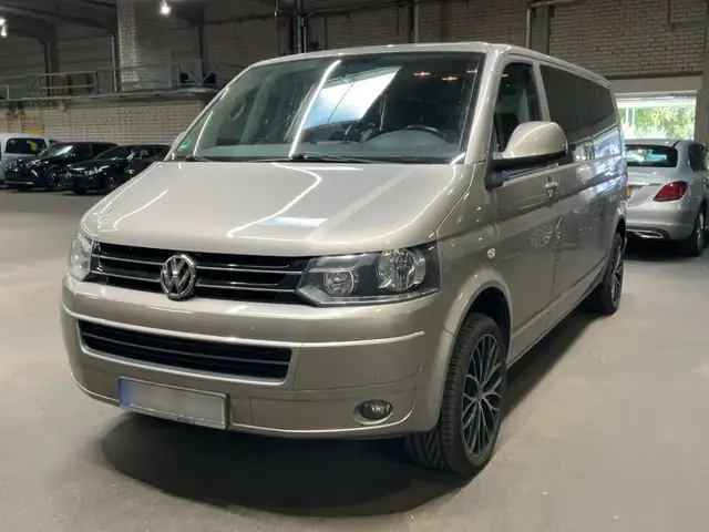 Volkswagen T5 Caravelle 2.0 BiTDI 180CV Comfortline