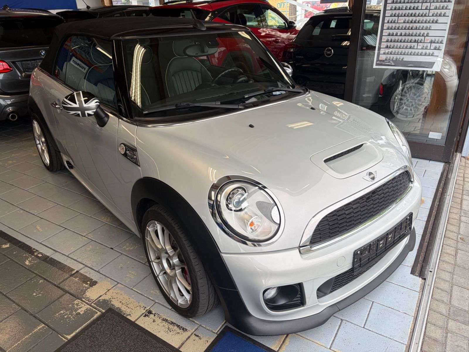 MINI John Cooper Works Cabrio