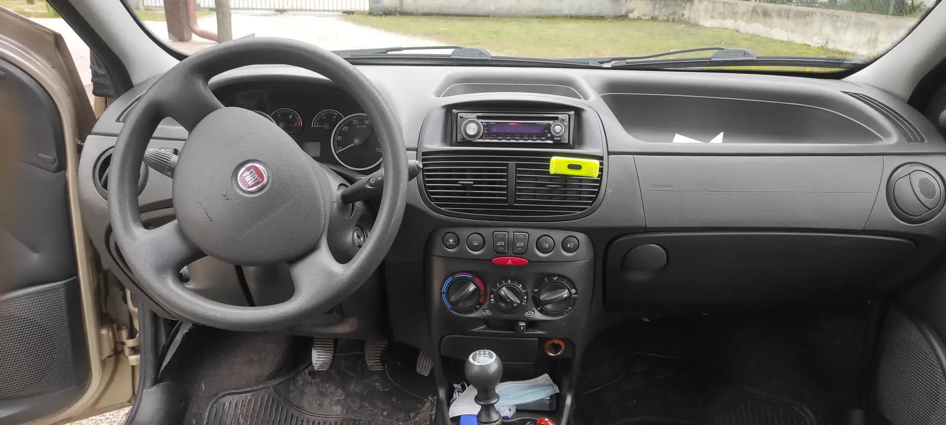 Fiat Punto 5p 1.2 Active Gpl Złoty - 1