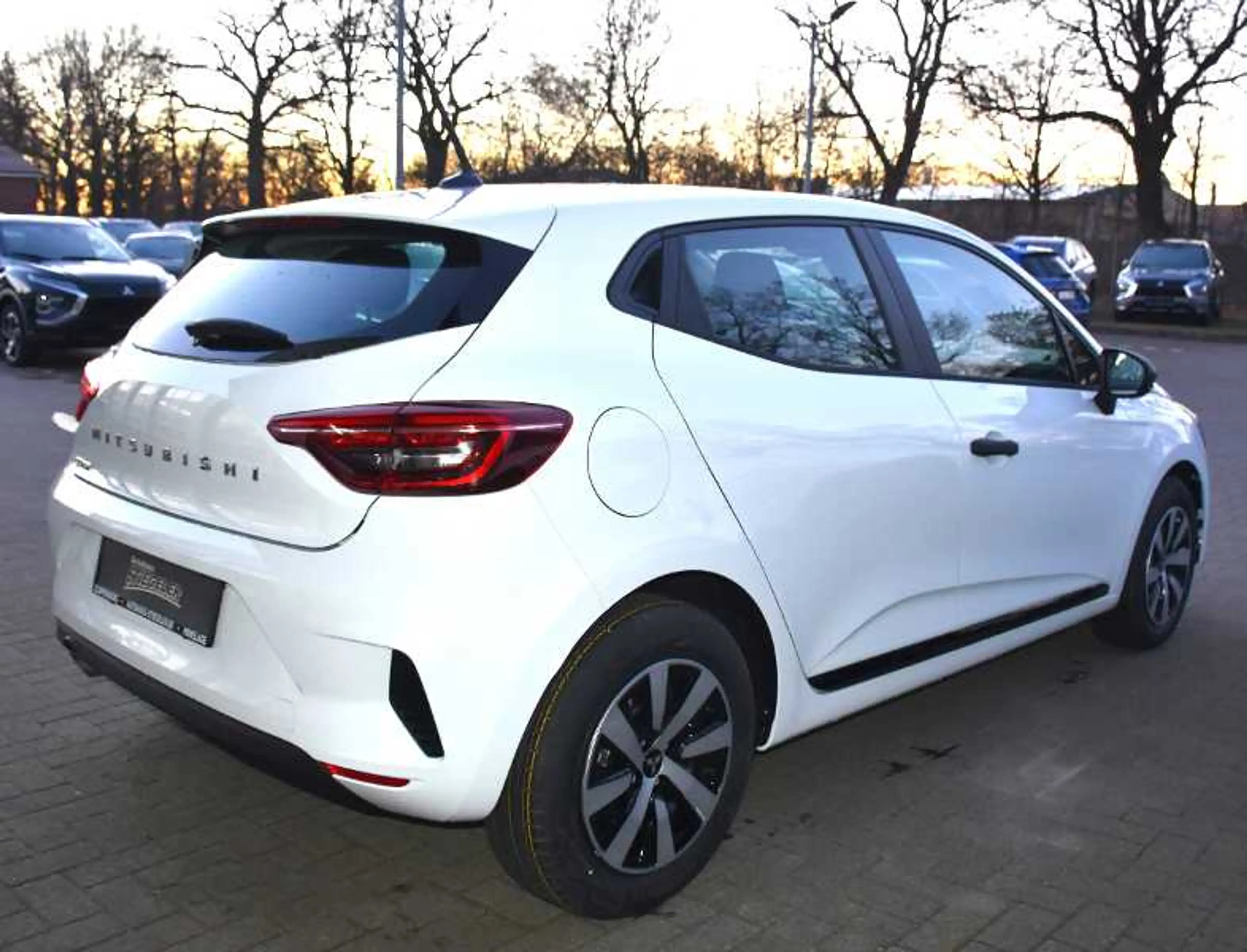 Mitsubishi Colt BASIS 1.0 Benziner 5-Gang — photo 4