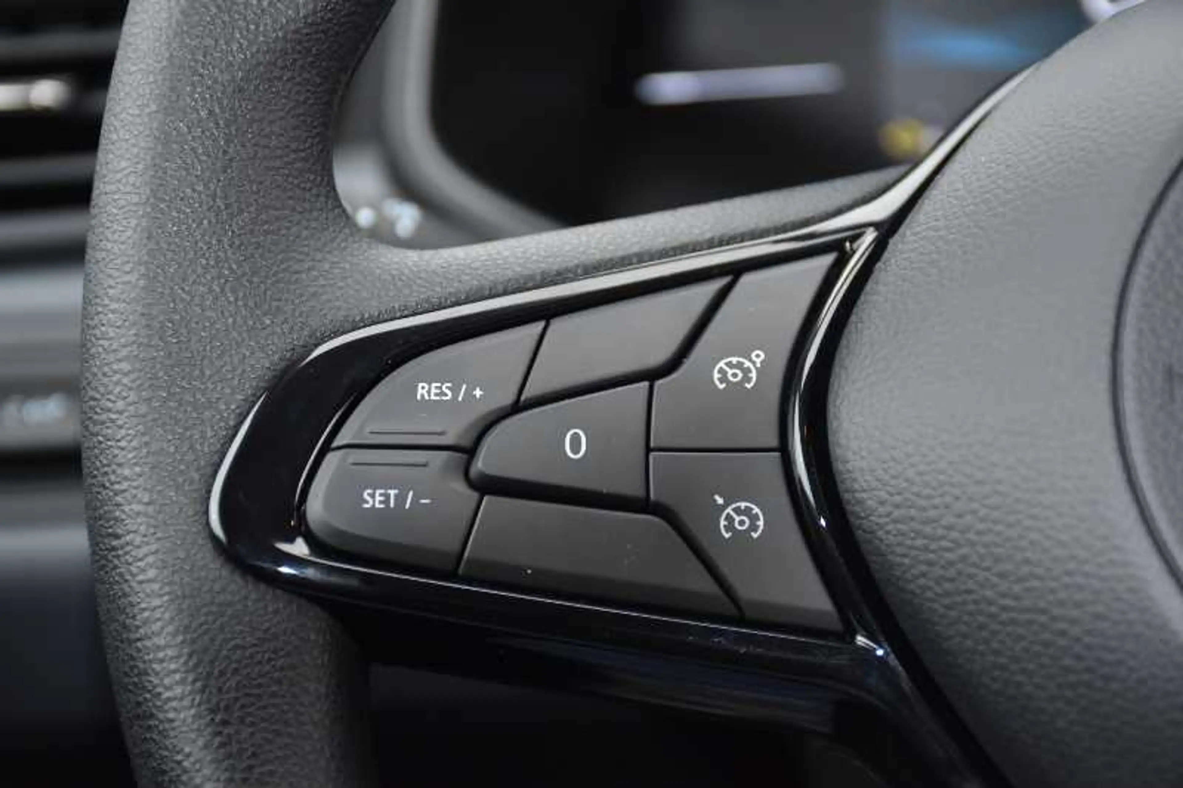 Mitsubishi Colt BASIS 1.0 Benziner 5-Gang — photo 12