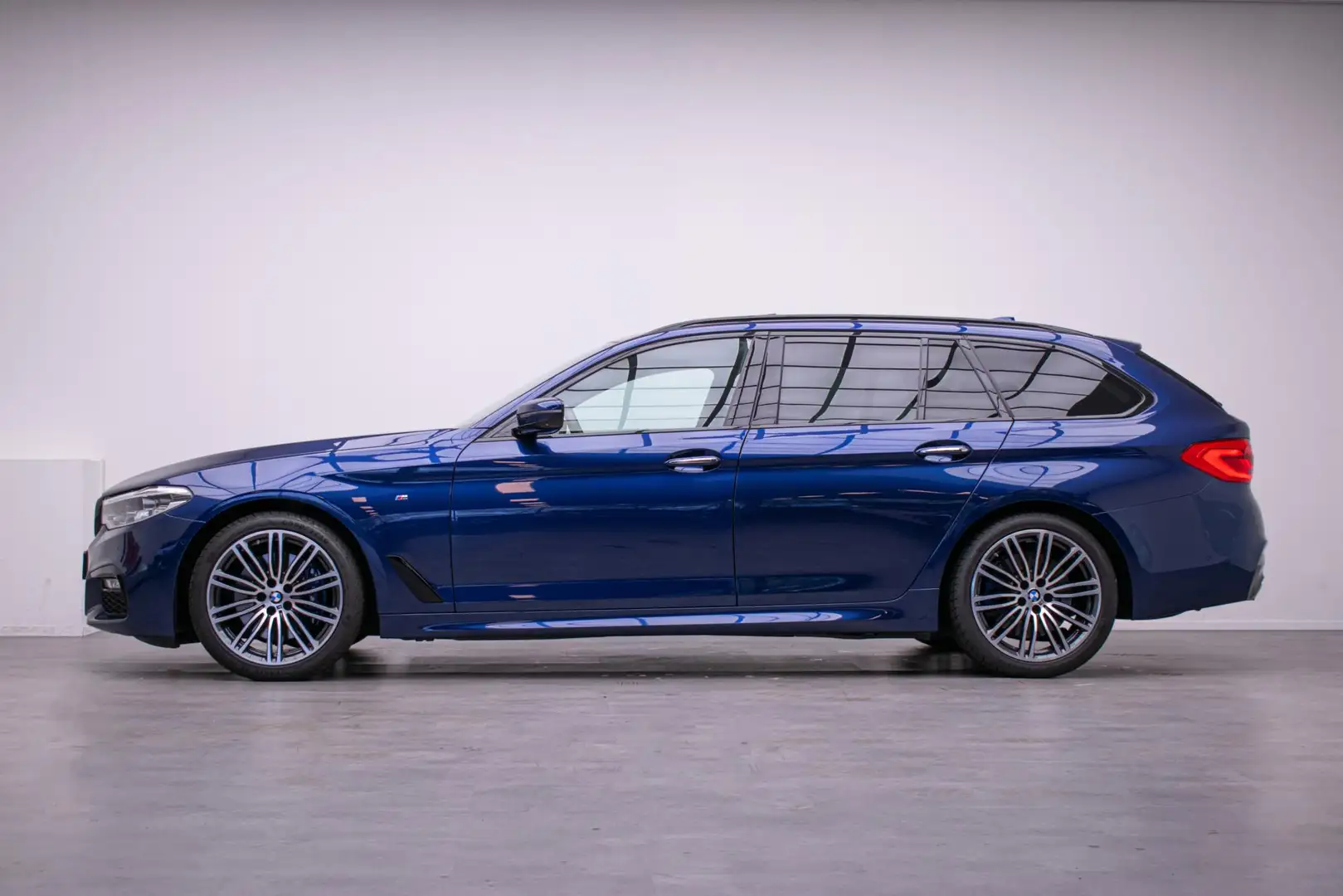 BMW 530 5-serie Touring 530i M-Sport Pano| Dodehoek| 360 C - 2