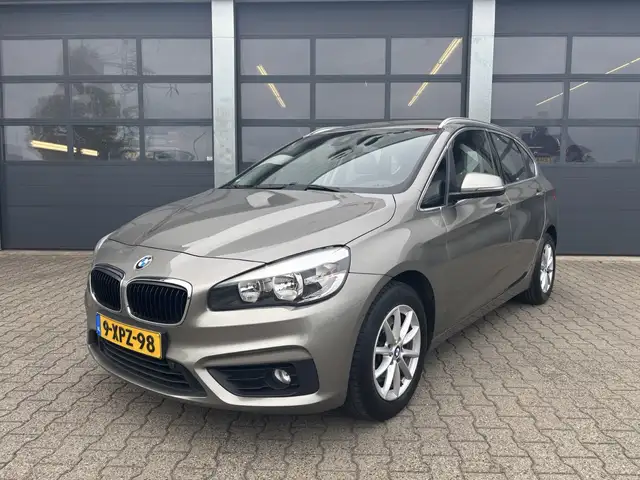 BMW 218 2-Serie Active Tour. 218i 136pk Executive